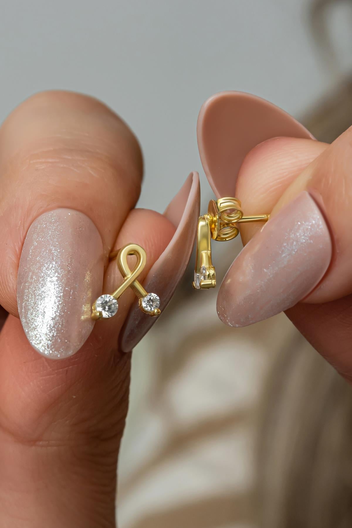 925 Ayar Gümüş Gold Kaplama Minimal Kurdele Küpe