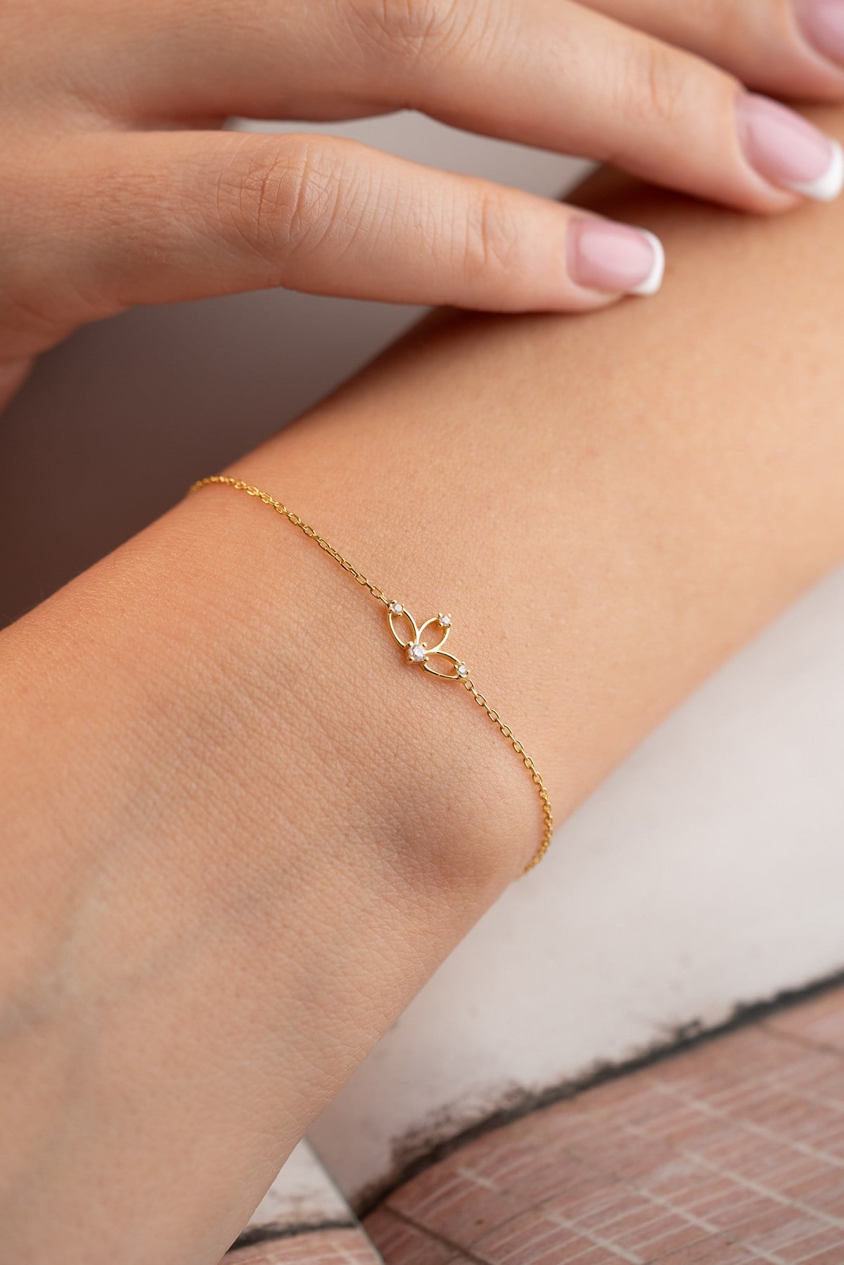 925 Ayar Gümüş Gold Kaplama Minimal Lotus Çiçeği Bileklik