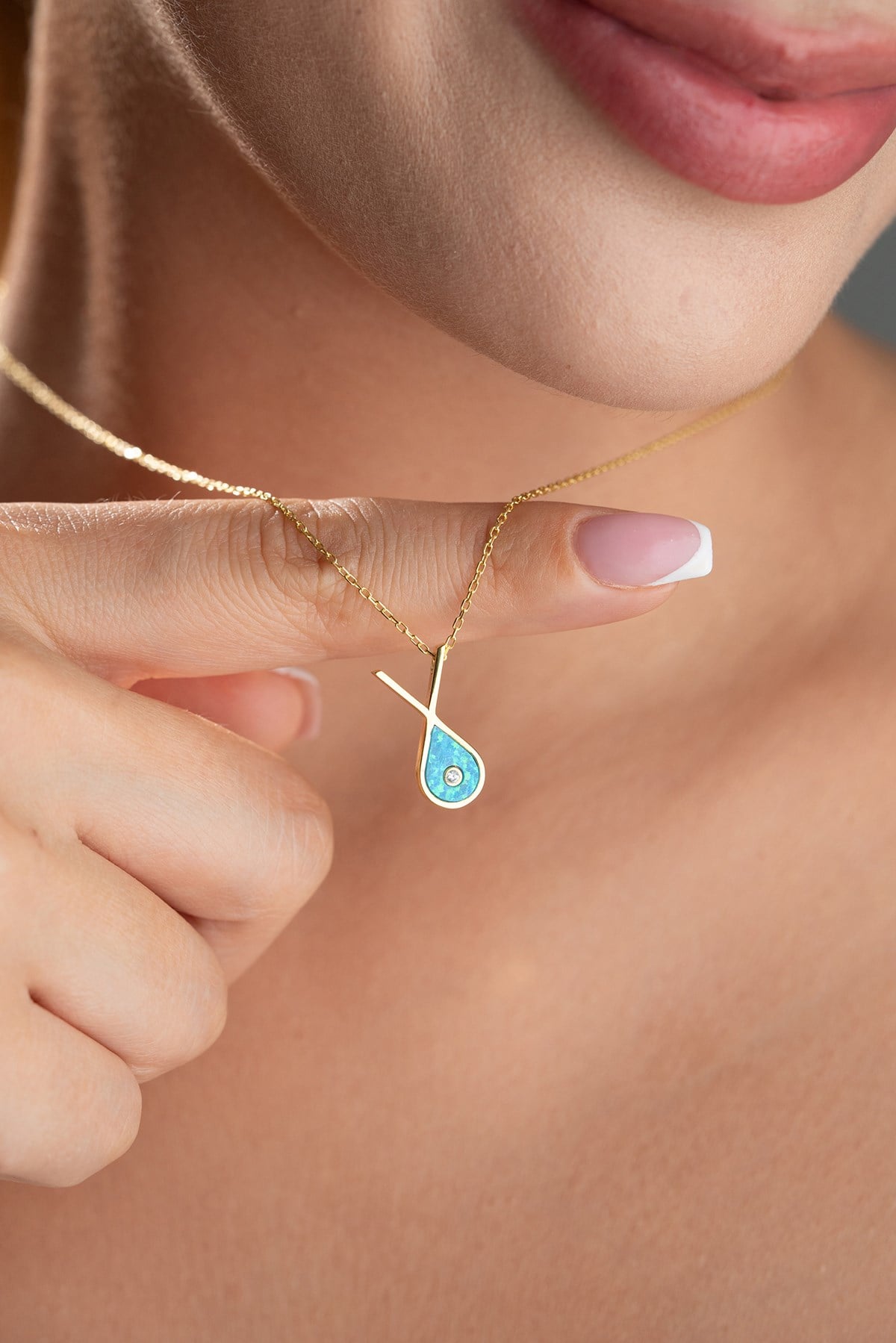 925 Ayar Gümüş Gold Kaplama Opal Taşlı Şans Balık Kolye