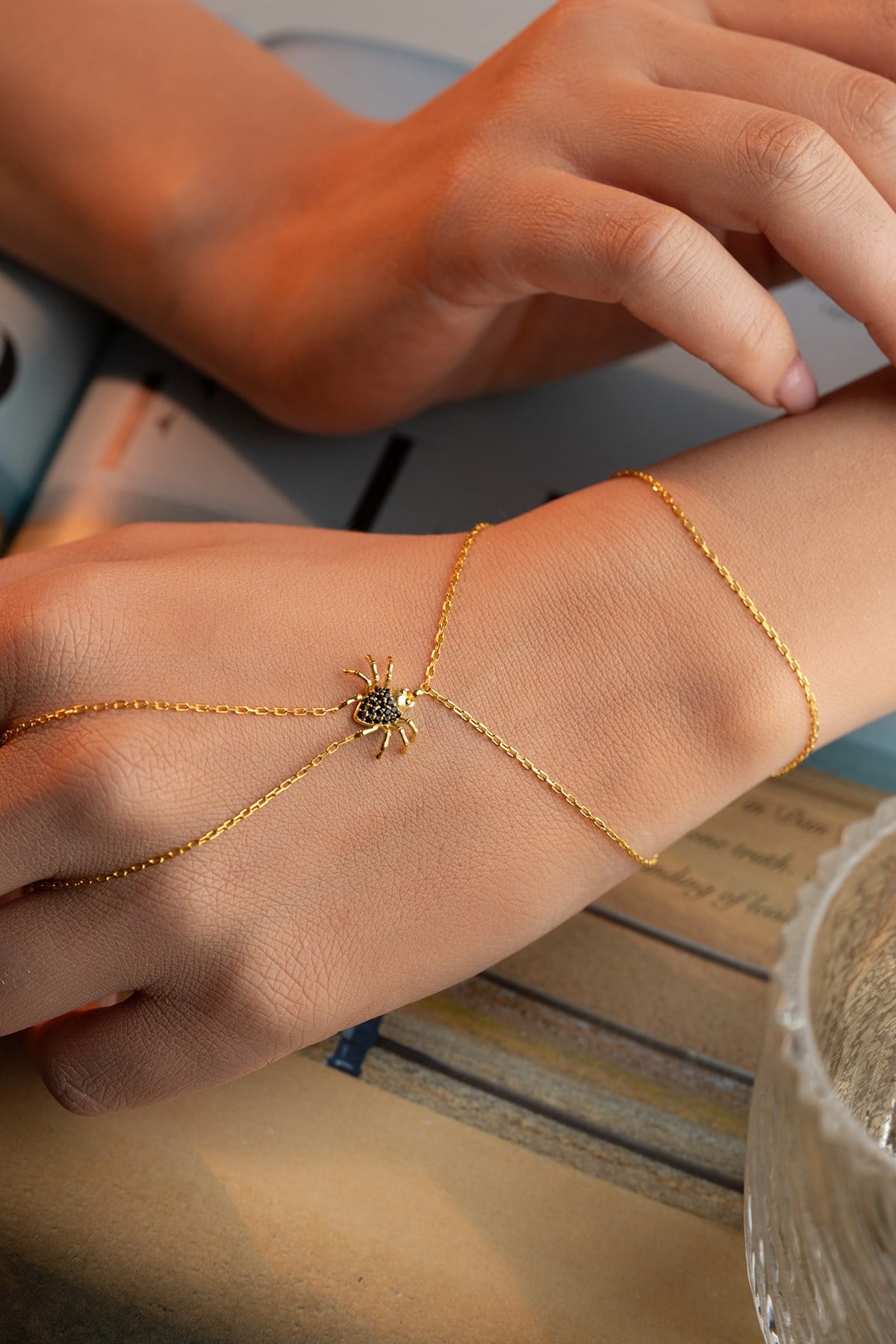 925 Ayar Gümüş Gold Kaplama Örümcek Model Şahmeran Bileklik 