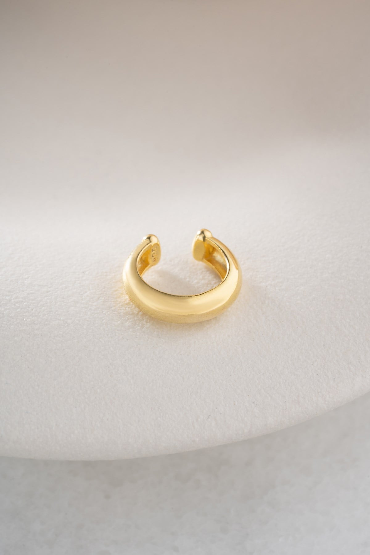 925 Ayar Gümüş Gold Kaplama Sade Tasarım Kıkırdak Küpe