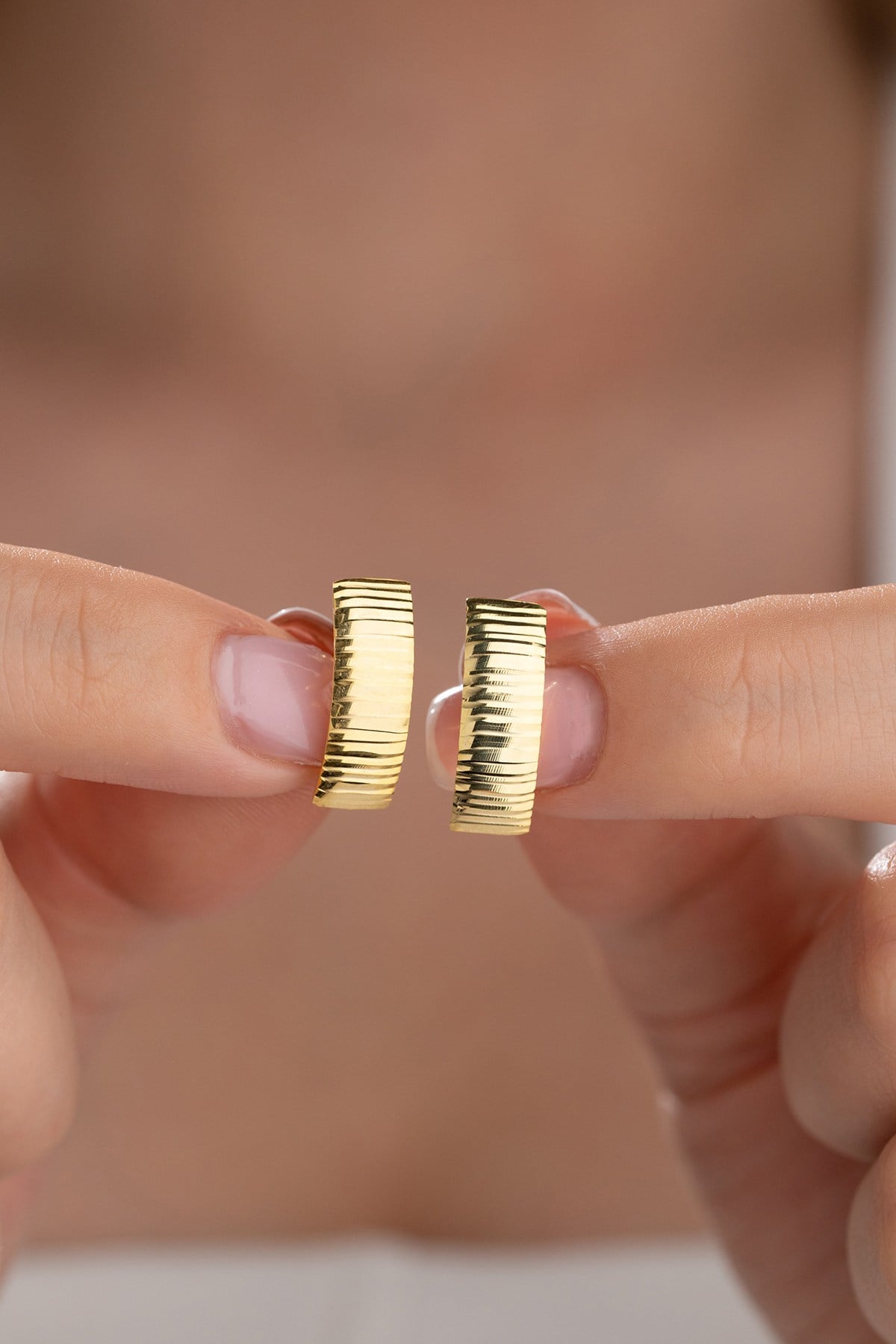 925 Ayar Gümüş Gold Kaplama Yatay Çizgili Şerit Model Küpe