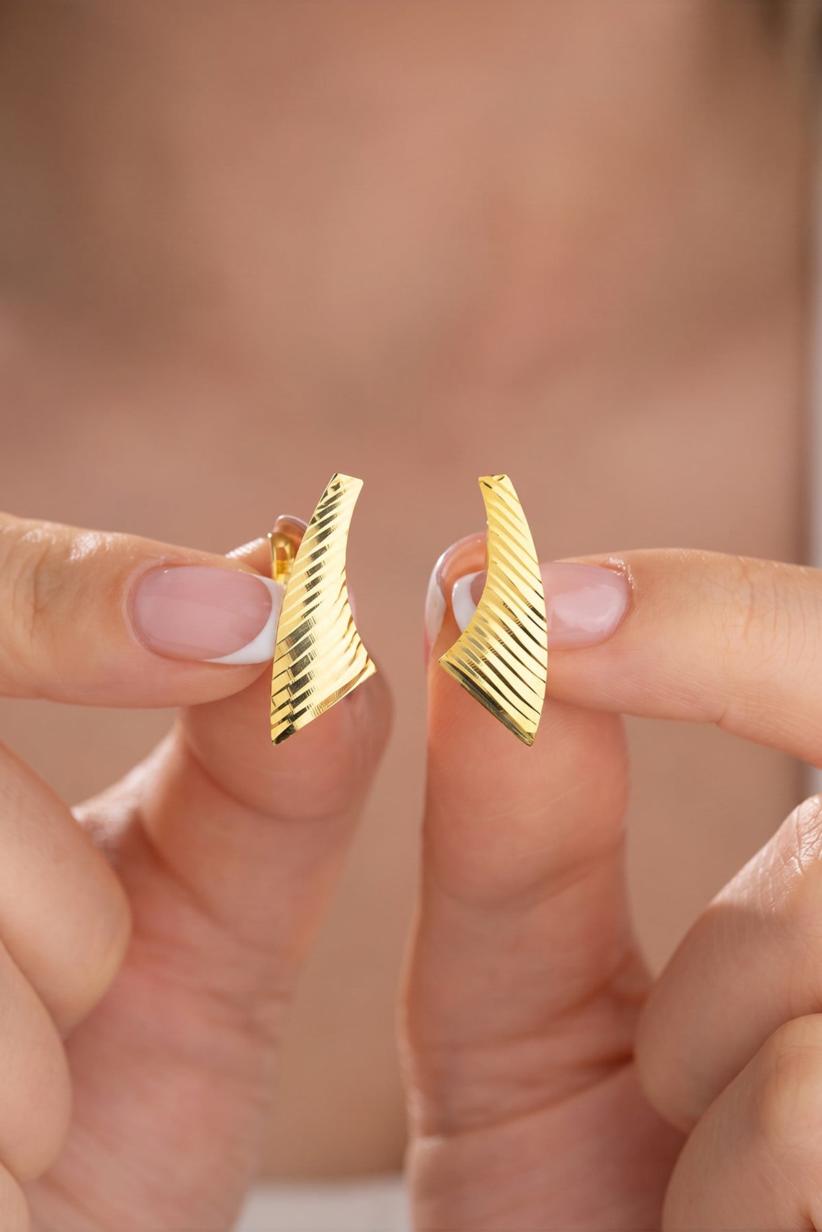 925 Ayar Gümüş Gold Kaplama Yelken Model Çizgili Küpe