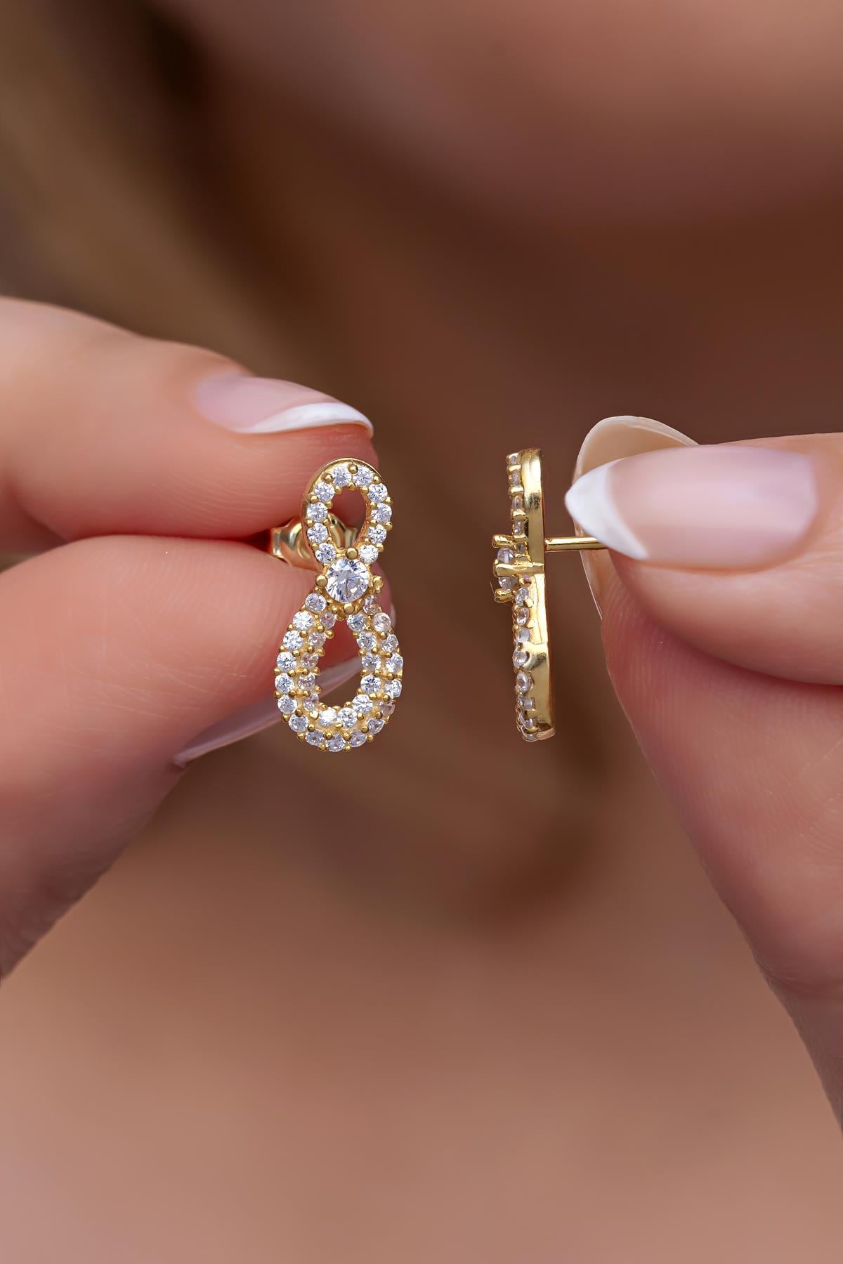 925 Ayar Gümüş Gold Tektaş Tasarım Sonsuzluk Model Küpe