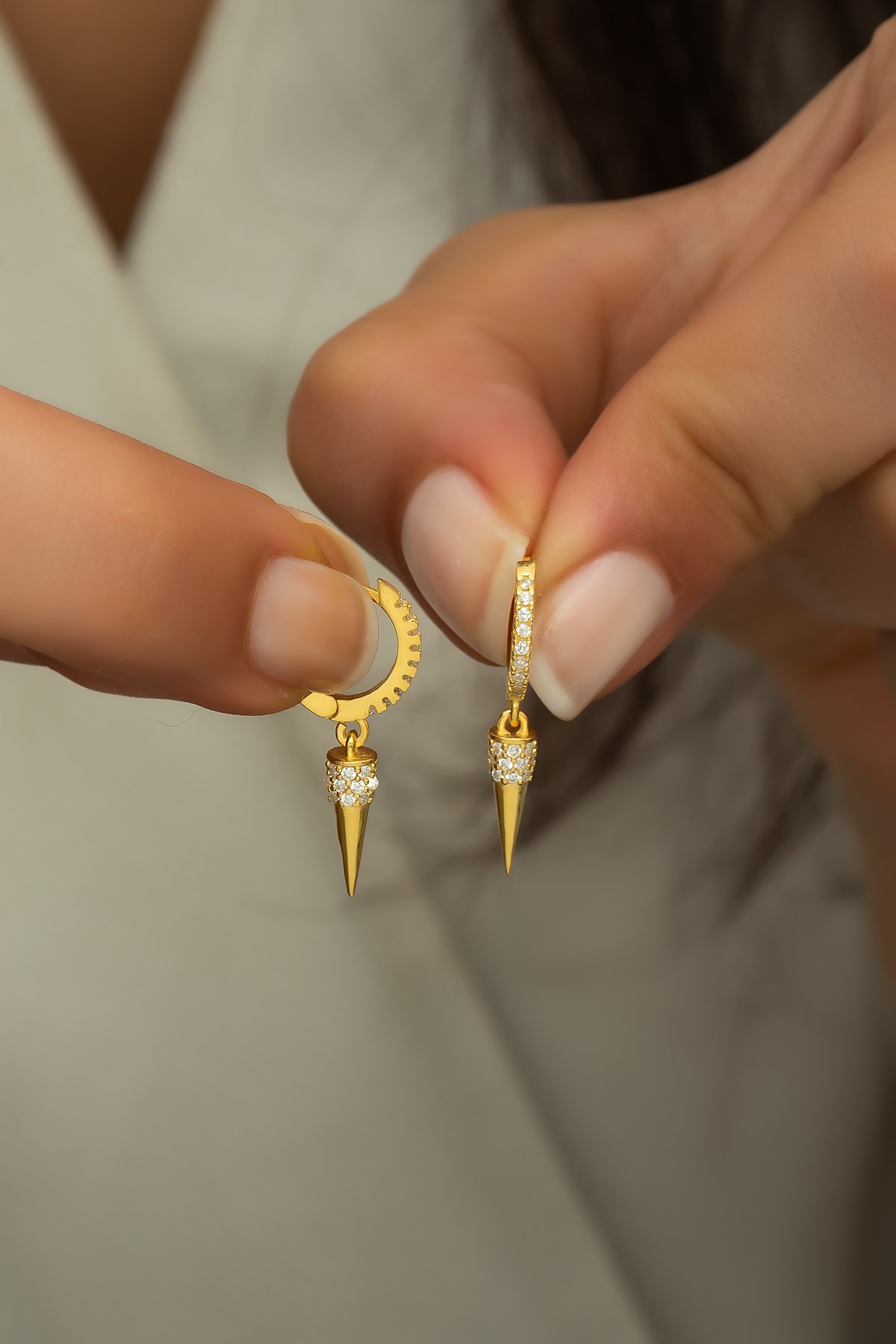 925 Ayar Gümüş Gold Zirkon Taşlı Çivi Küpe