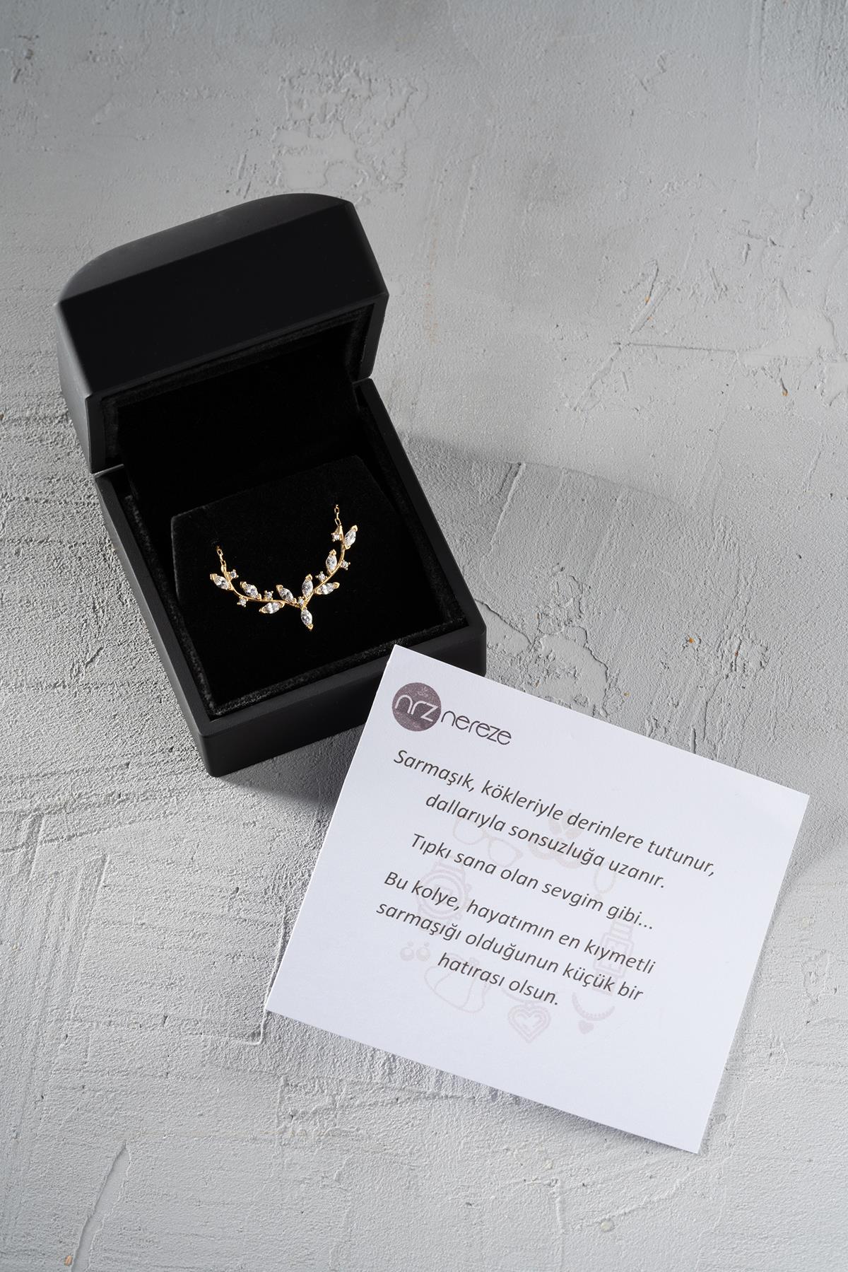 925 Ayar Gümüş Işıklı Kutuda Gold Kaplama Mekik Taşlı Zarif Sarmaşık Kolye