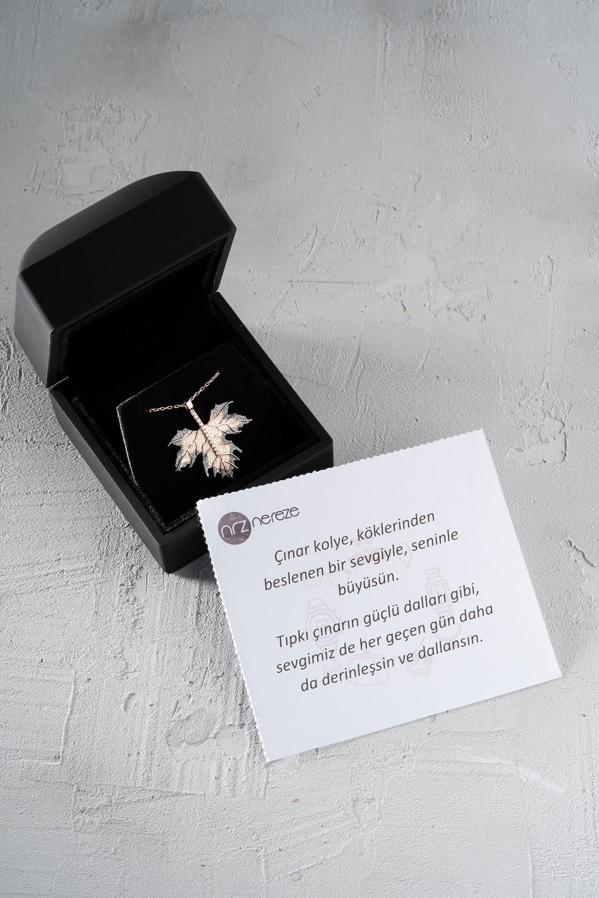 925 Ayar Gümüş Işıklı Kutuda Rose Kaplama Çınar Yaprağı Kolye