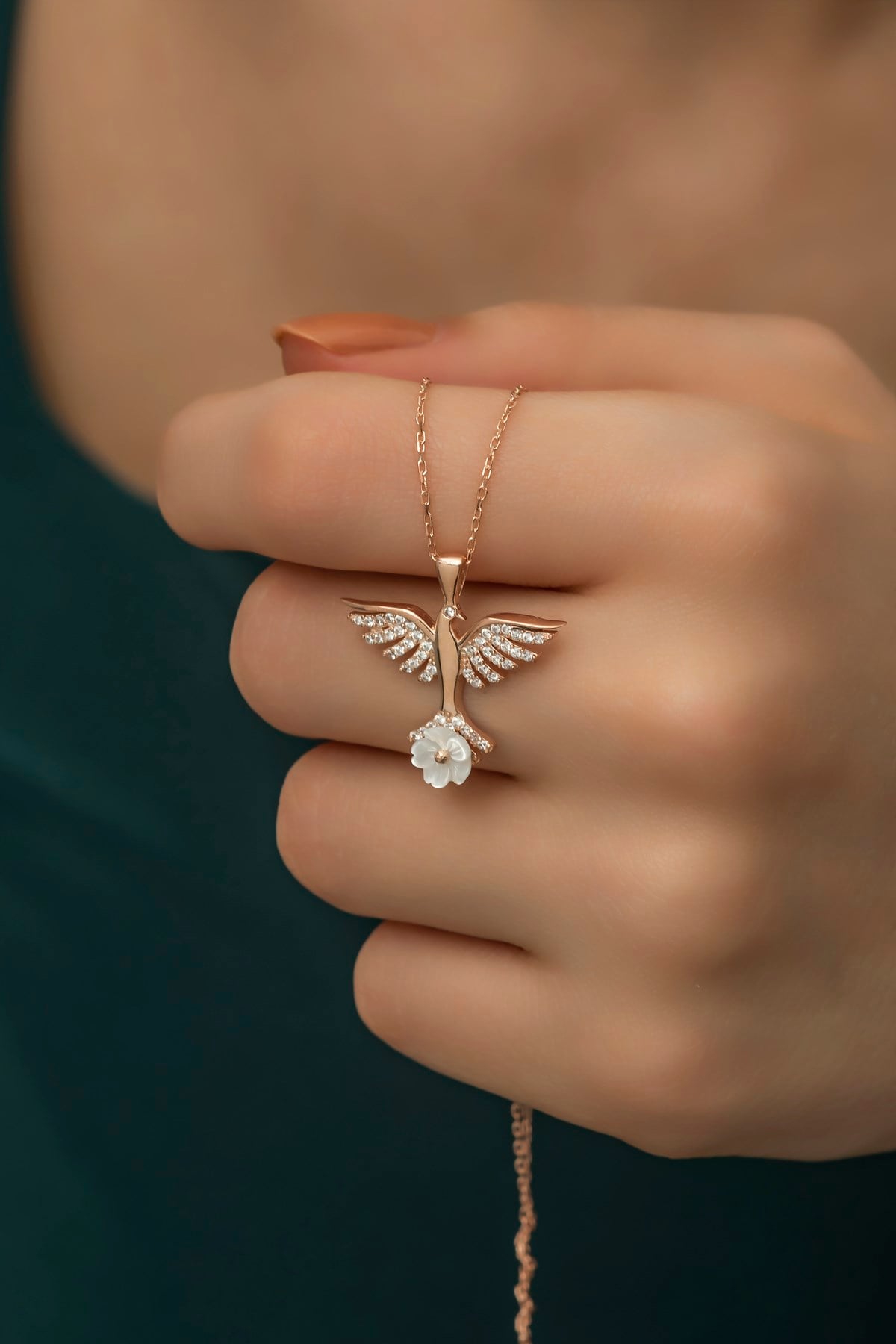 925 Ayar Gümüş Manolya Çiçeği Güvercin Kolye