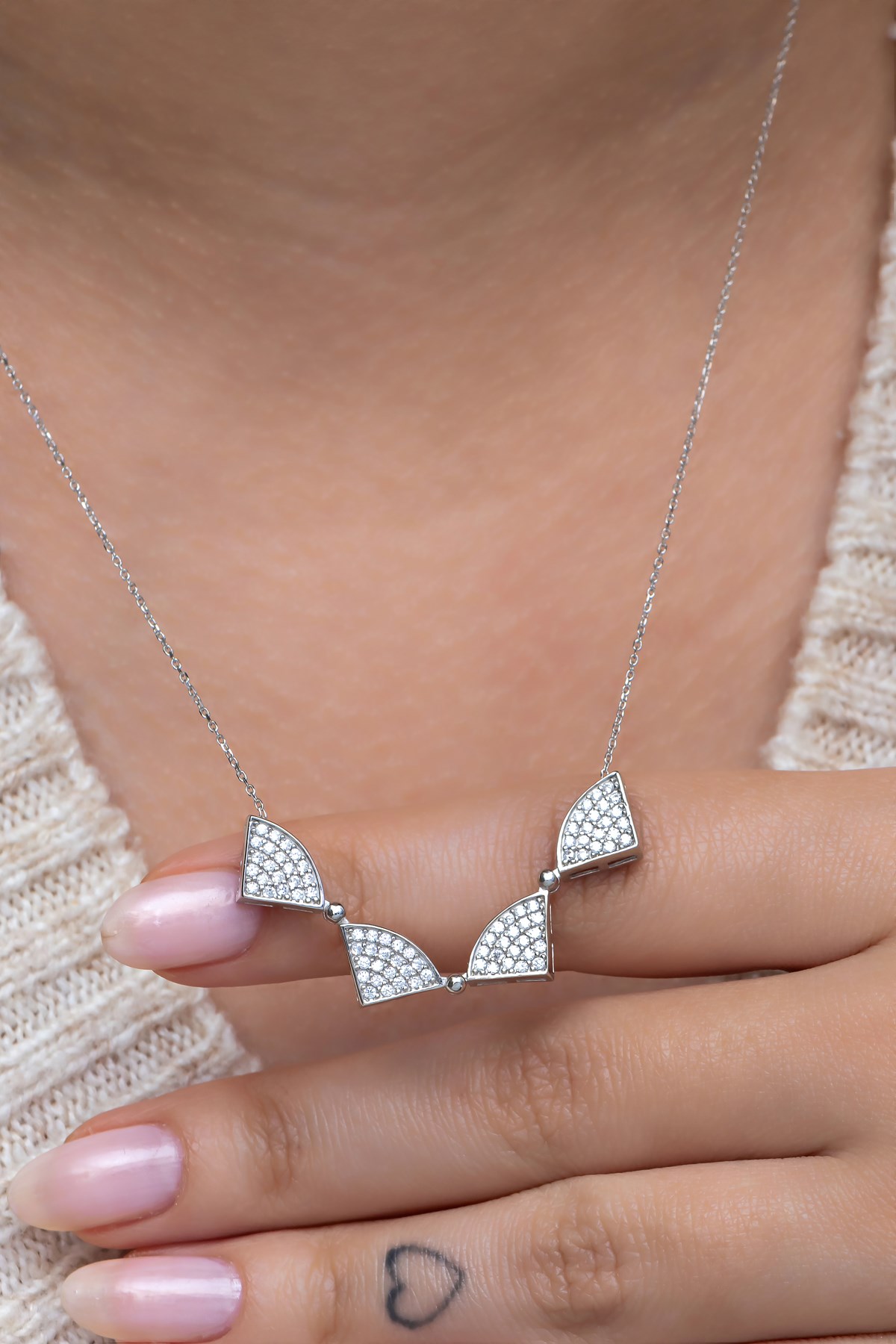 925 Ayar Gümüş Mıknatıslı Ayrılabilir Rodyumlu Daire Kolye