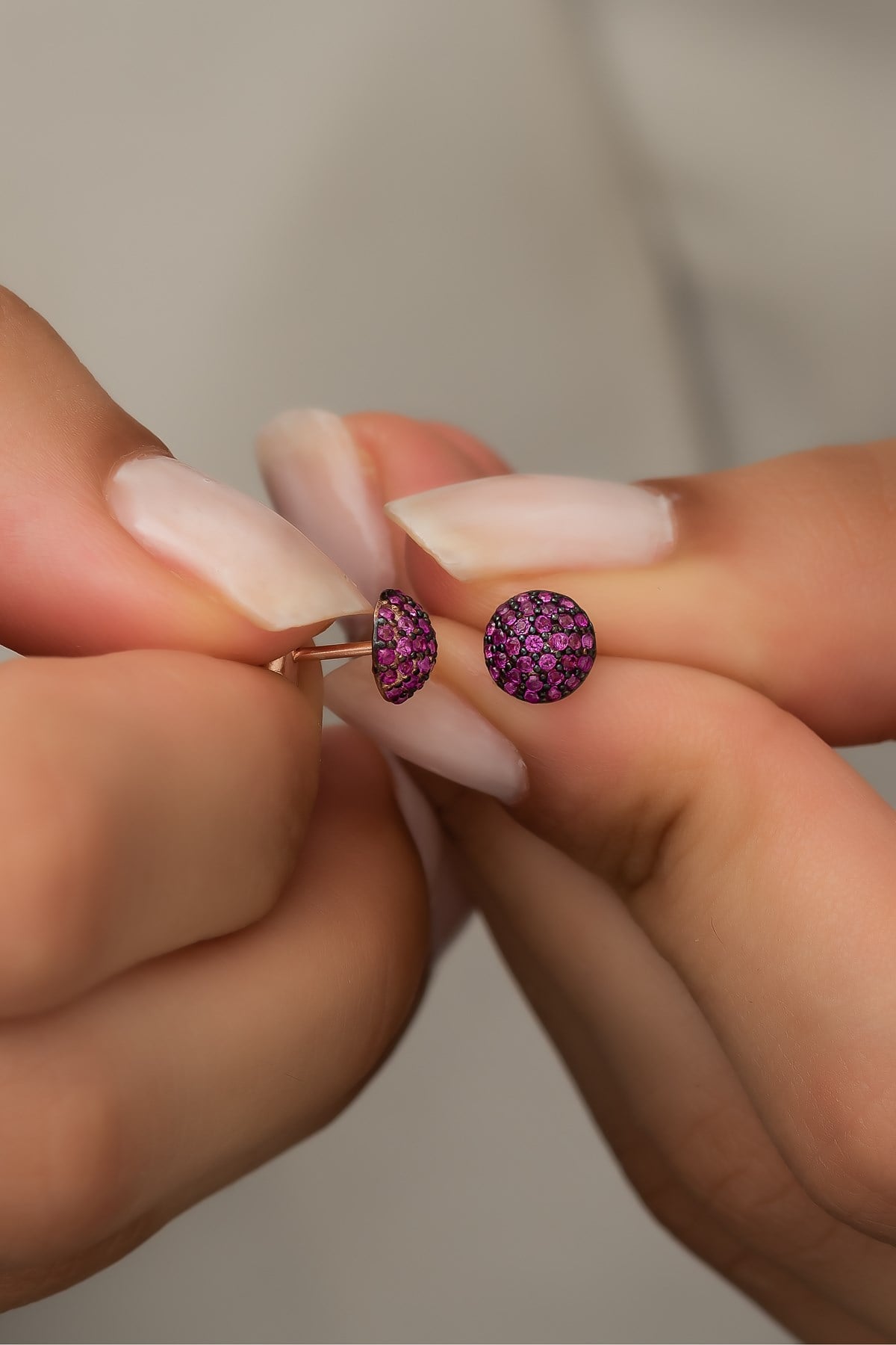 925 Ayar Gümüş Minik Pembe Taşlı Top Küpe
