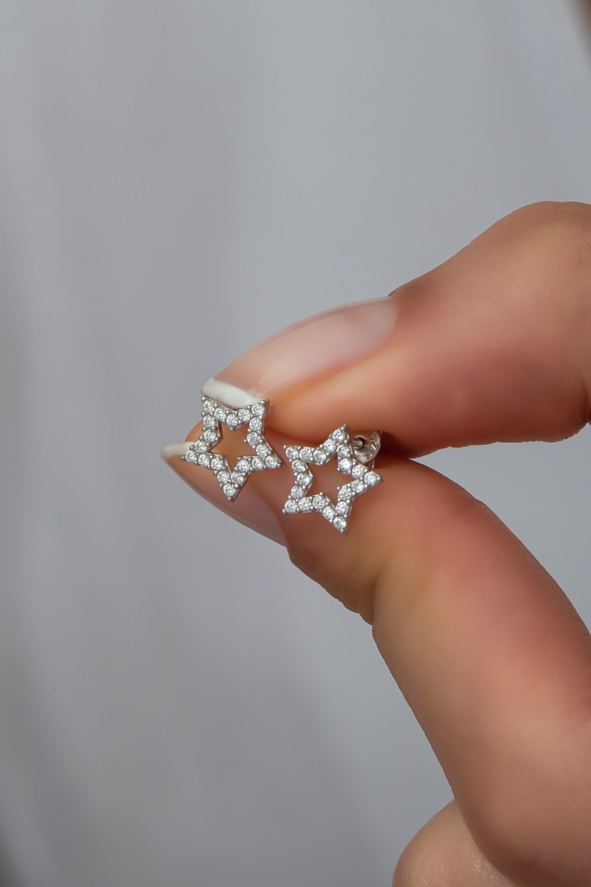 925 Ayar Gümüş Minik Rodyum Kaplama Yıldız Küpe