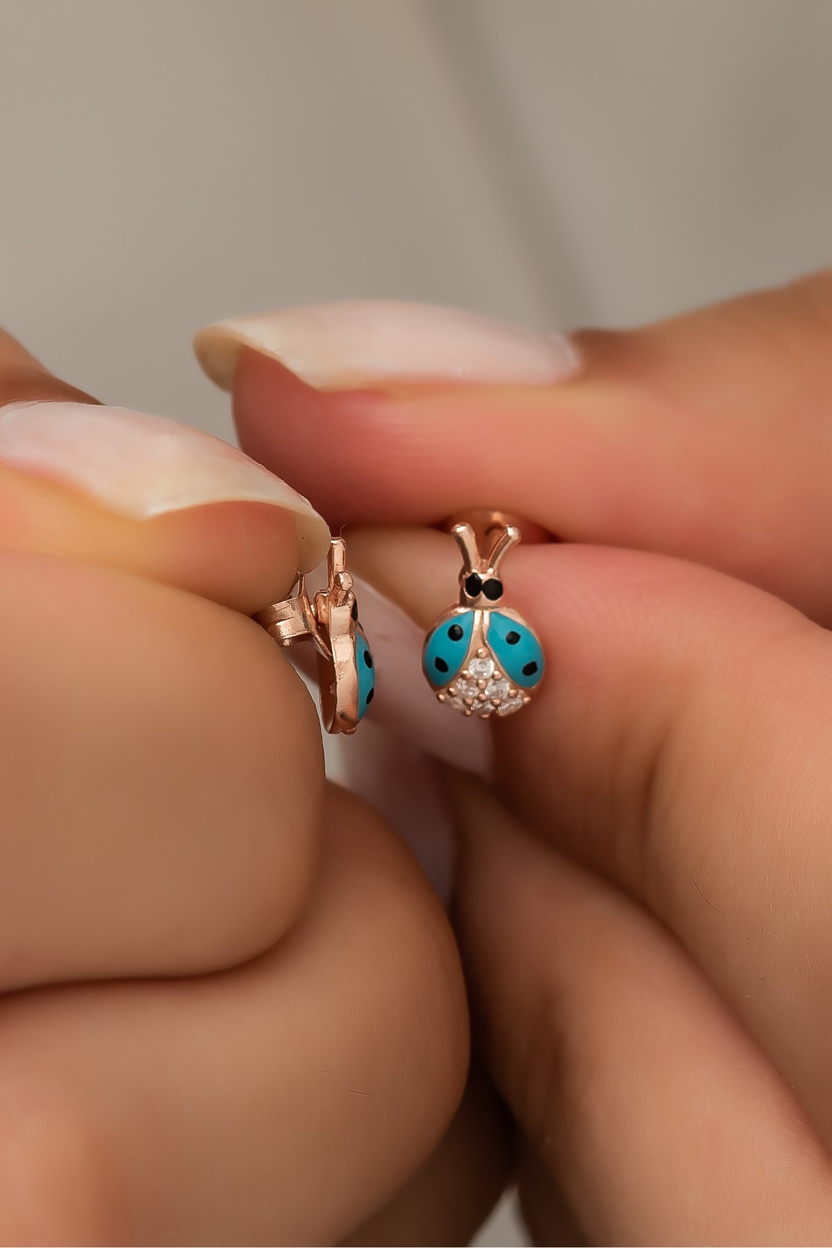 925 Ayar Gümüş Minik Turkuaz Uğur Böceği Küpe