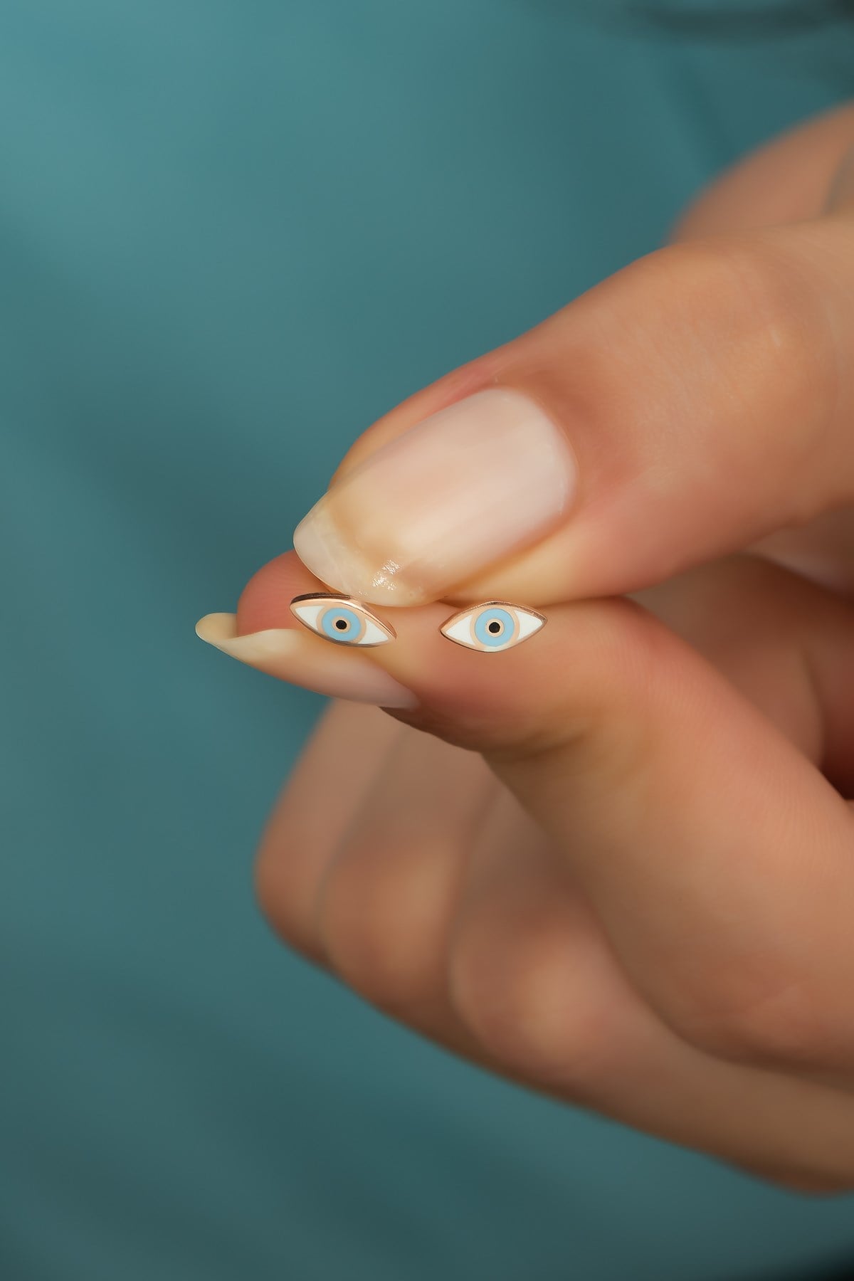 925 Ayar Gümüş Minimal Mineli Göz Model Küpe