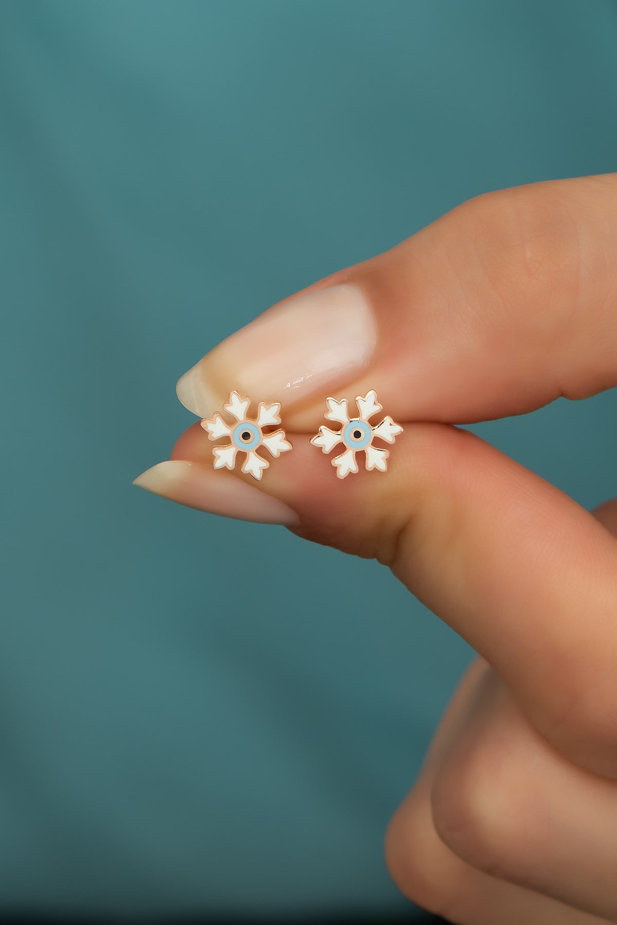 925 Ayar Gümüş Minimal Mineli Kartanesi Küpe