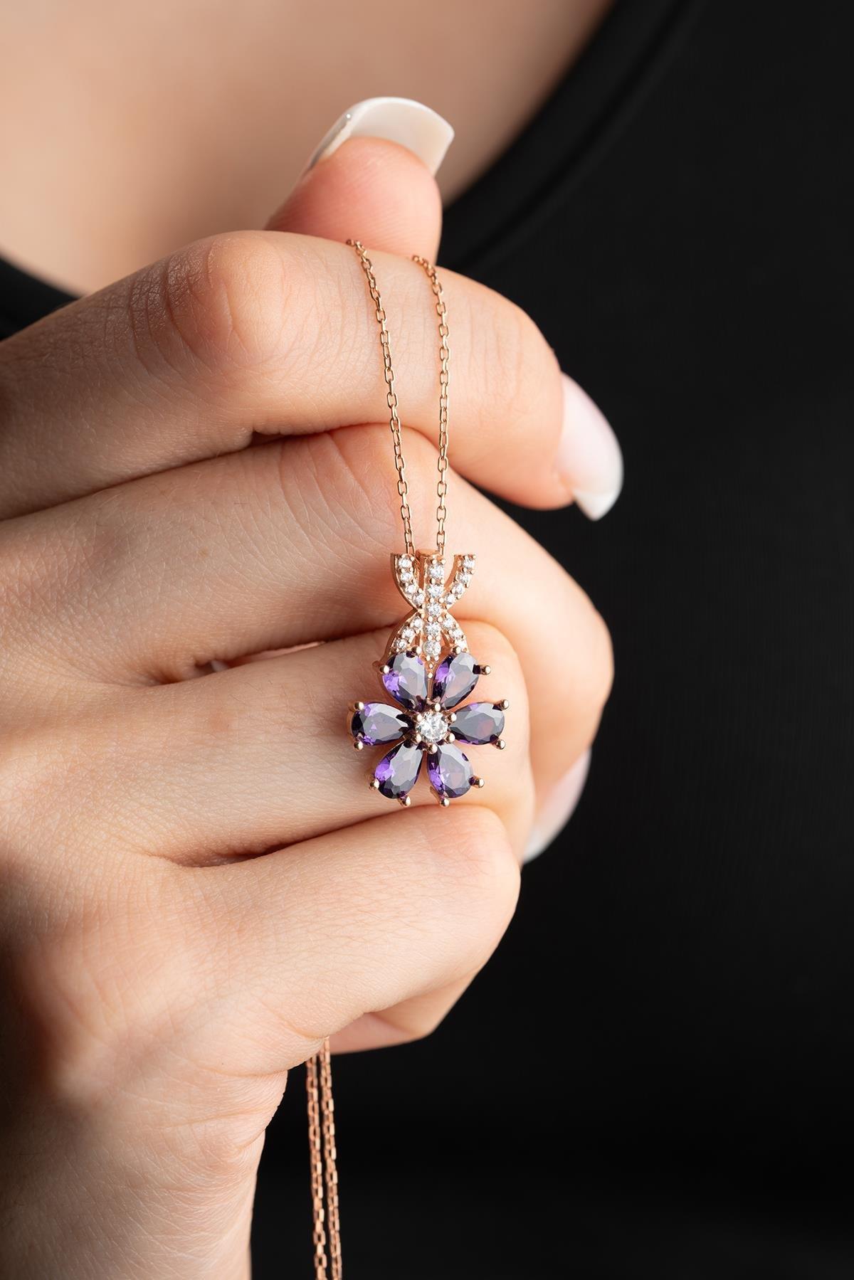 925 Ayar Gümüş Mor Taşlı 6 Yaprak Lotus Çiçeği Kolye