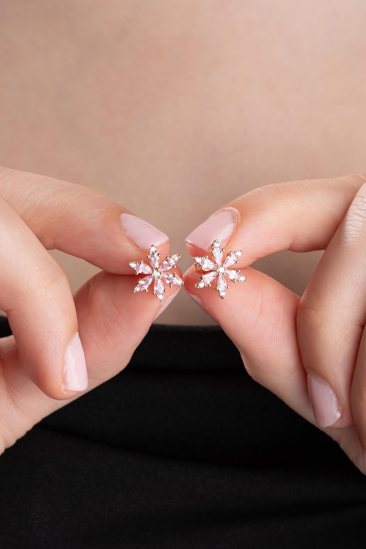 925 Ayar Gümüş Pembe Taşlı Kamelya Çiçeği Küpe