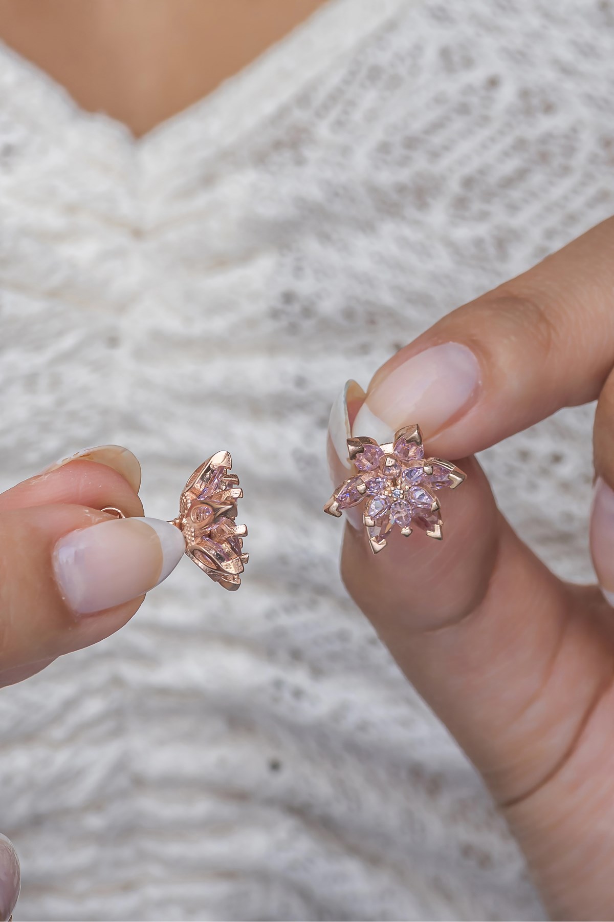 925 Ayar Gümüş Pembe Taşlı Lotus Çiçeği Küpe