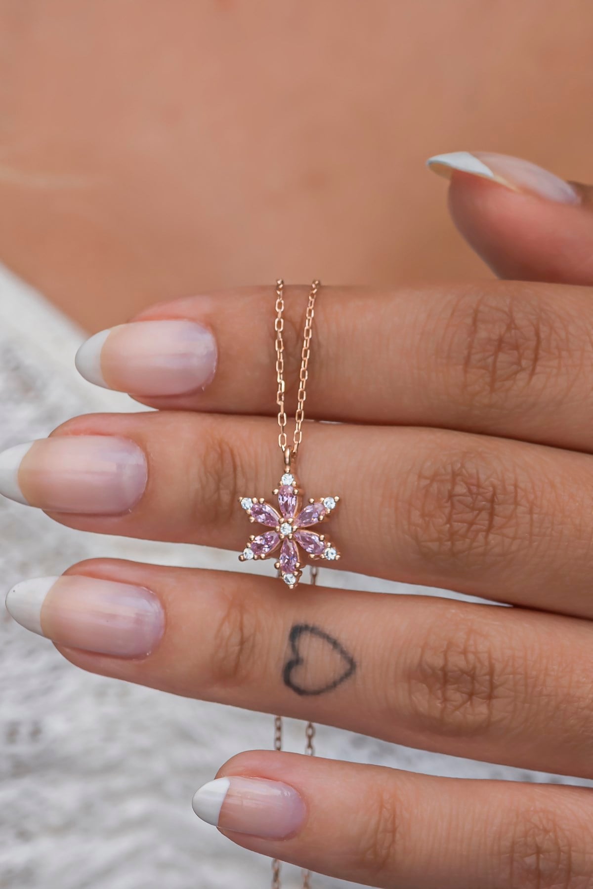 925 Ayar Gümüş Pembe Taşlı Lotus Kamelya Çiçeği Kolye