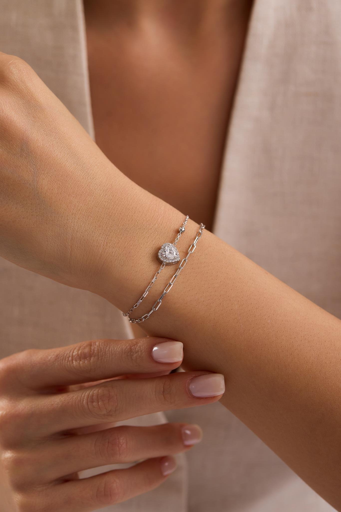 925 Ayar Gümüş Rodyum Kaplama Çift Zincirli Tektaş Kalp Model Bileklik