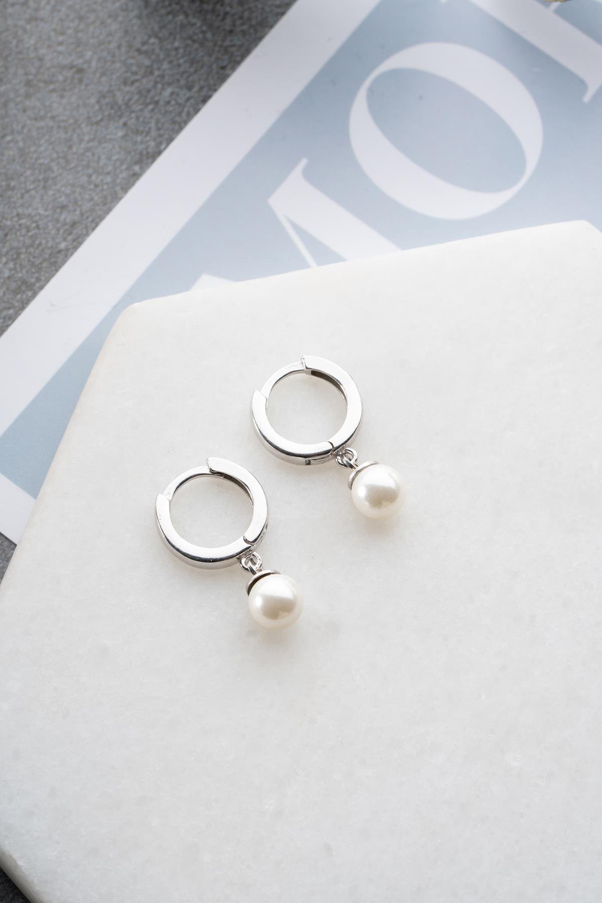 925 Ayar Gümüş Rodyum Kaplama İnci Sallantılı 10 mm Tamtur Küpe