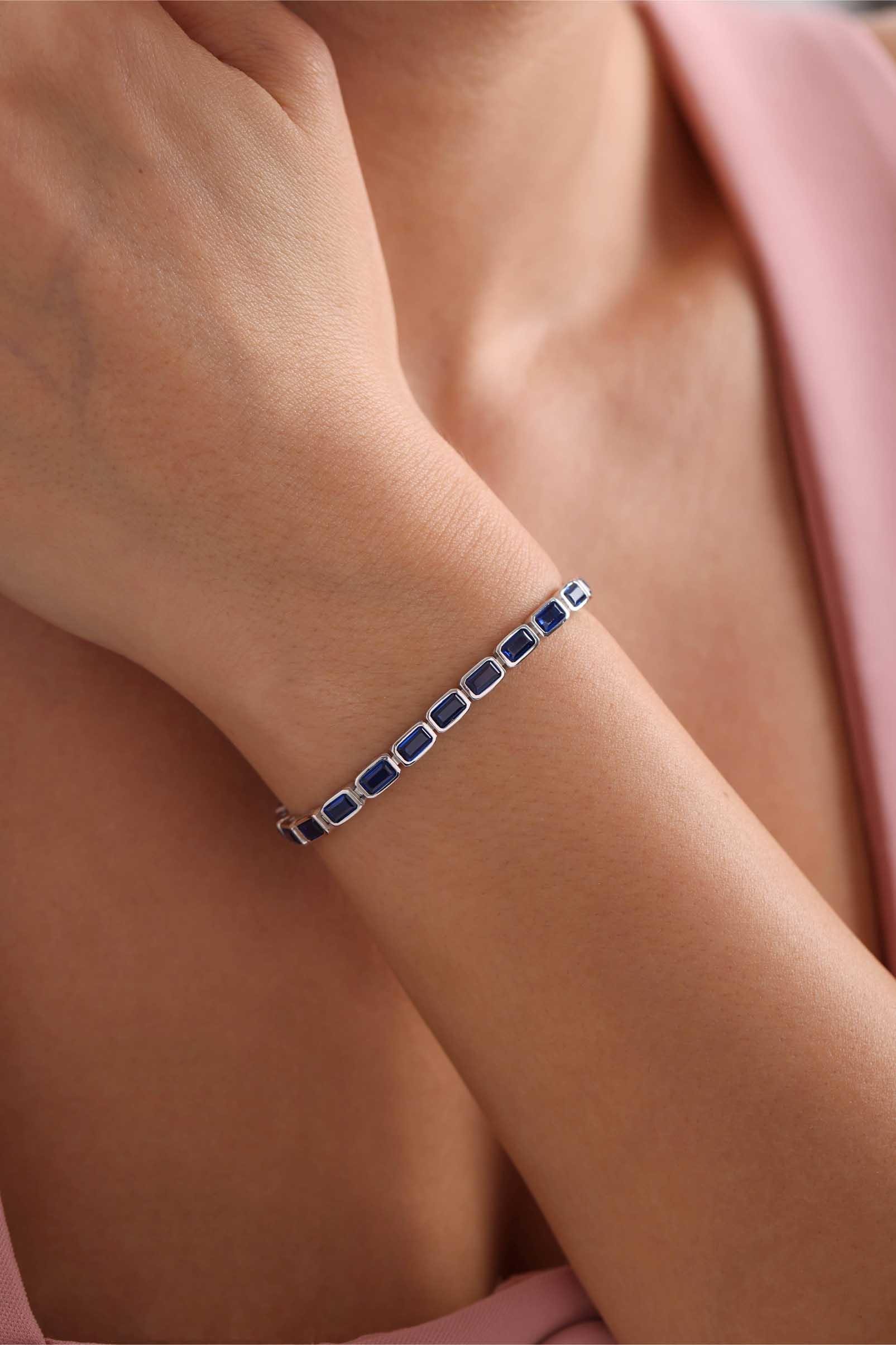 925 Ayar Gümüş Rodyum Kaplama Mavi Baget Taşlı Suyolu Bileklik 