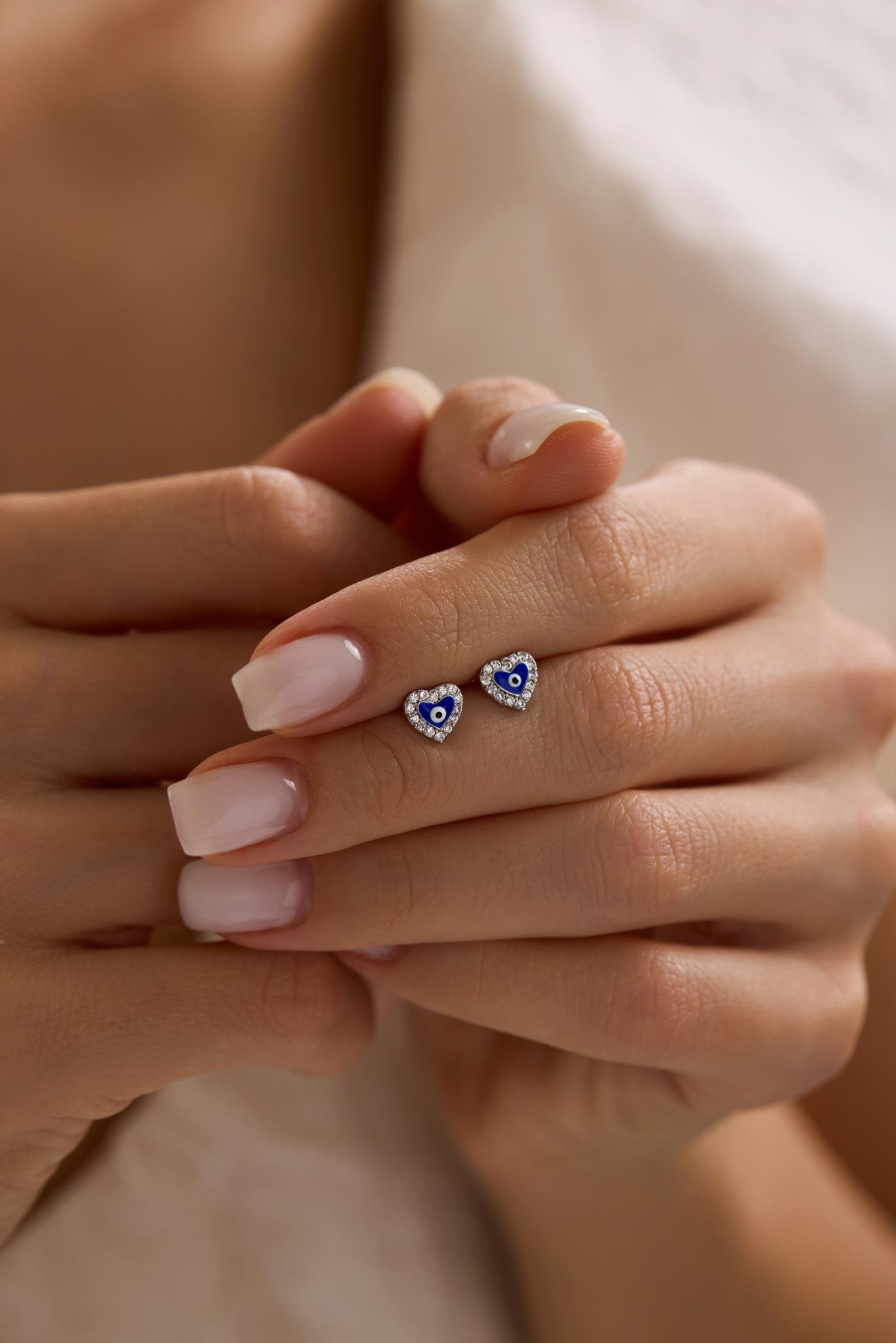 925 Ayar Gümüş Rodyum Kaplama Nazar Kalp Model Küpe