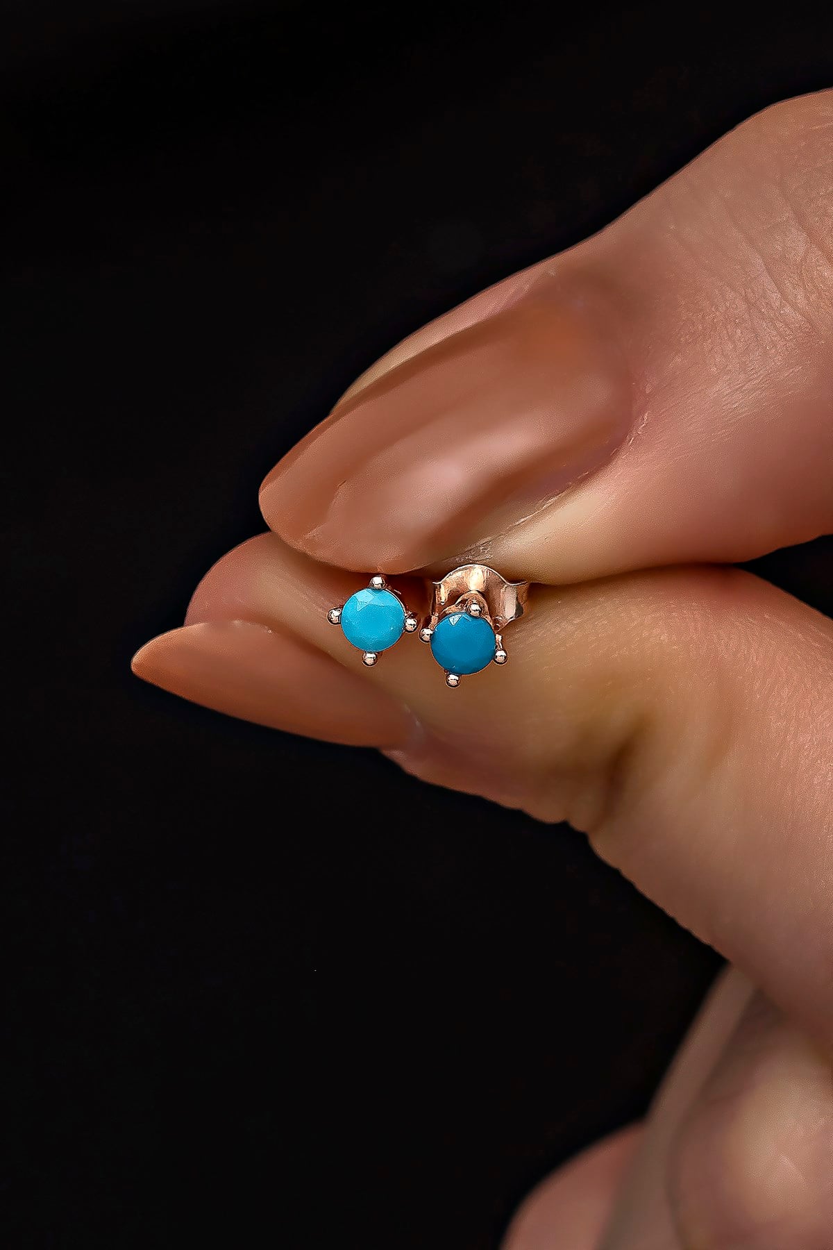 925 Ayar Gümüş Rose 3 mm Turkuaz Taşlı Tektaş Küpe