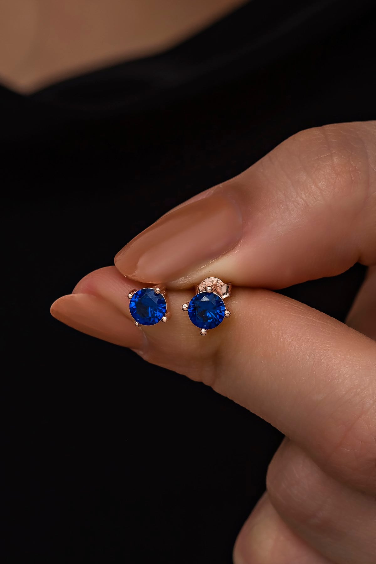 925 Ayar Gümüş Rose 5 mm Lacivert Taşlı Tektaş Küpe