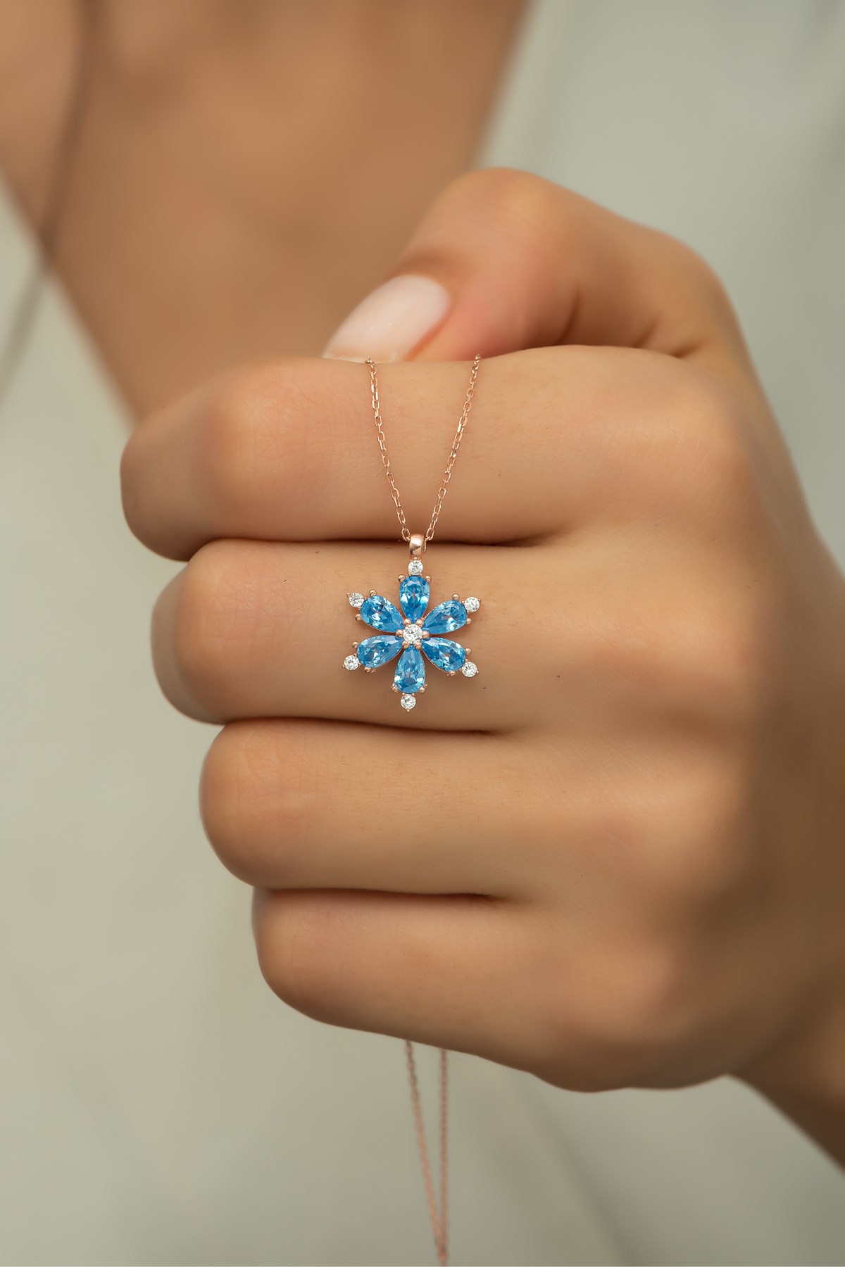 925 Ayar Gümüş Rose Aqua Çiçek Kolye