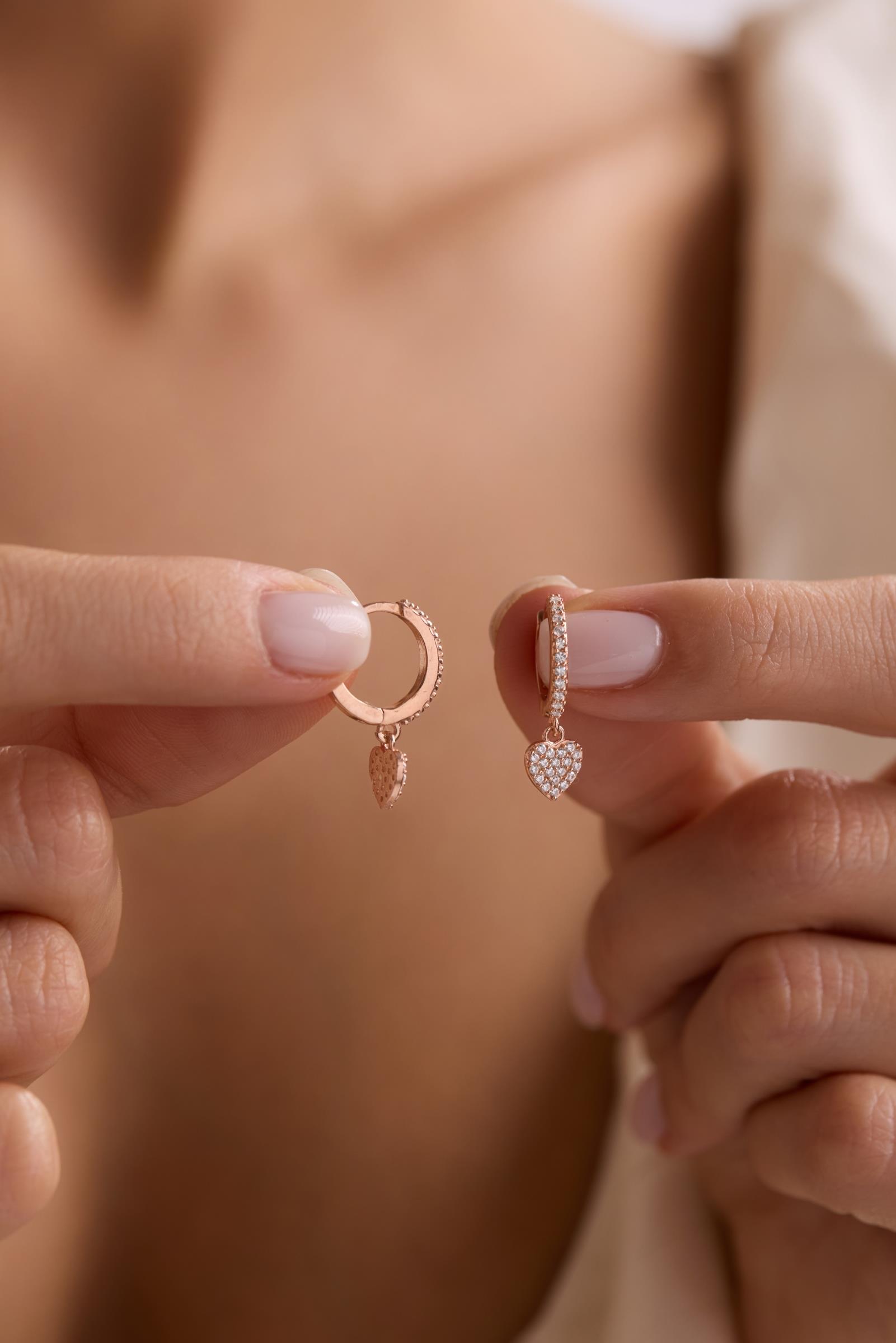 925 Ayar Gümüş Rose Kaplama 10 mm Sallantılı Kalp Model Küpe