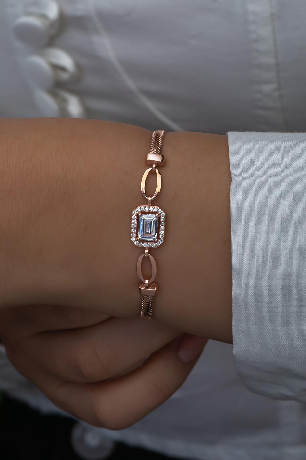 925 Ayar Gümüş Rose Kaplama Balık Sırtı Model Tektaş Bileklik