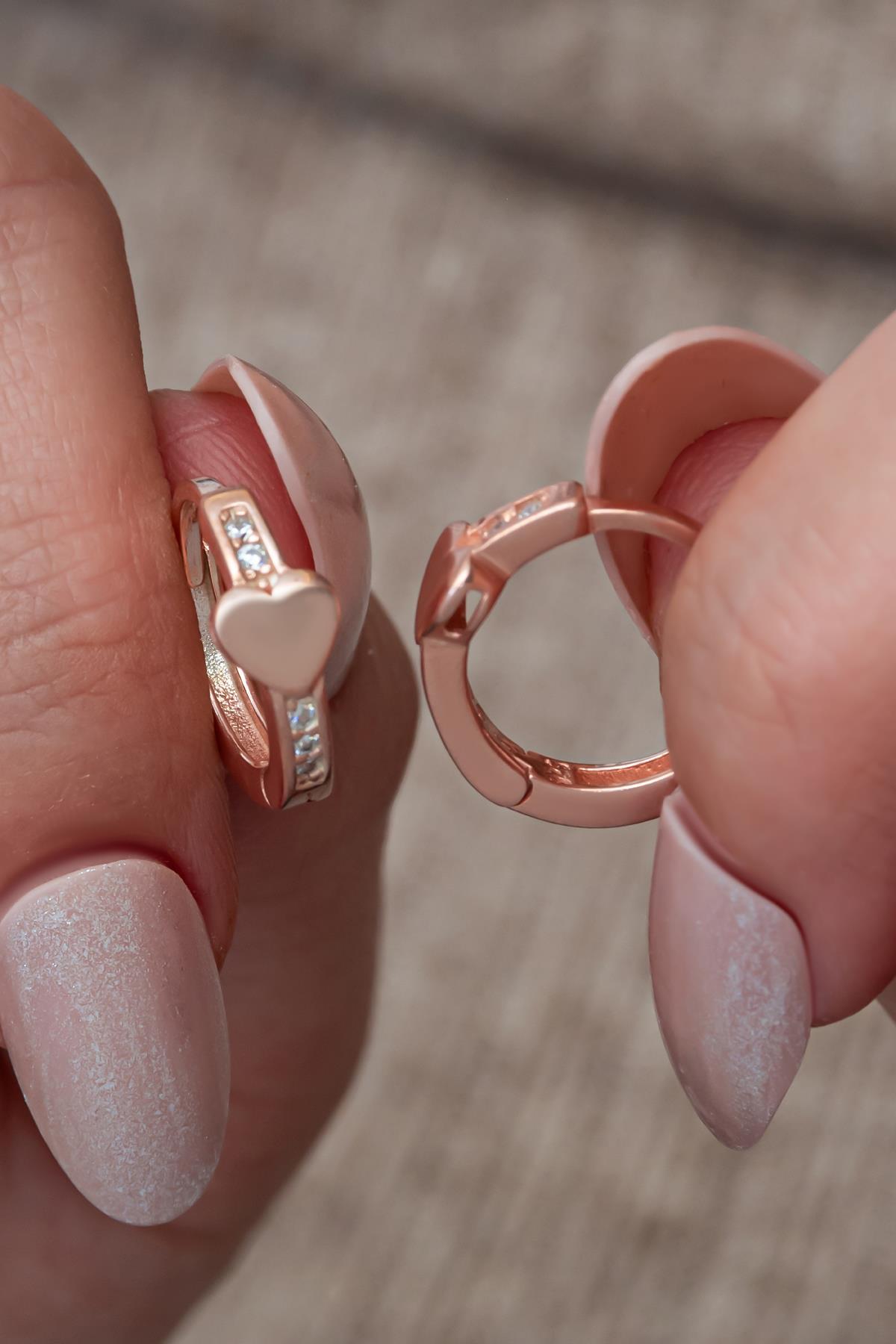 925 Ayar Gümüş Rose Kaplama Kalp Detaylı 15 mm Halka Küpe