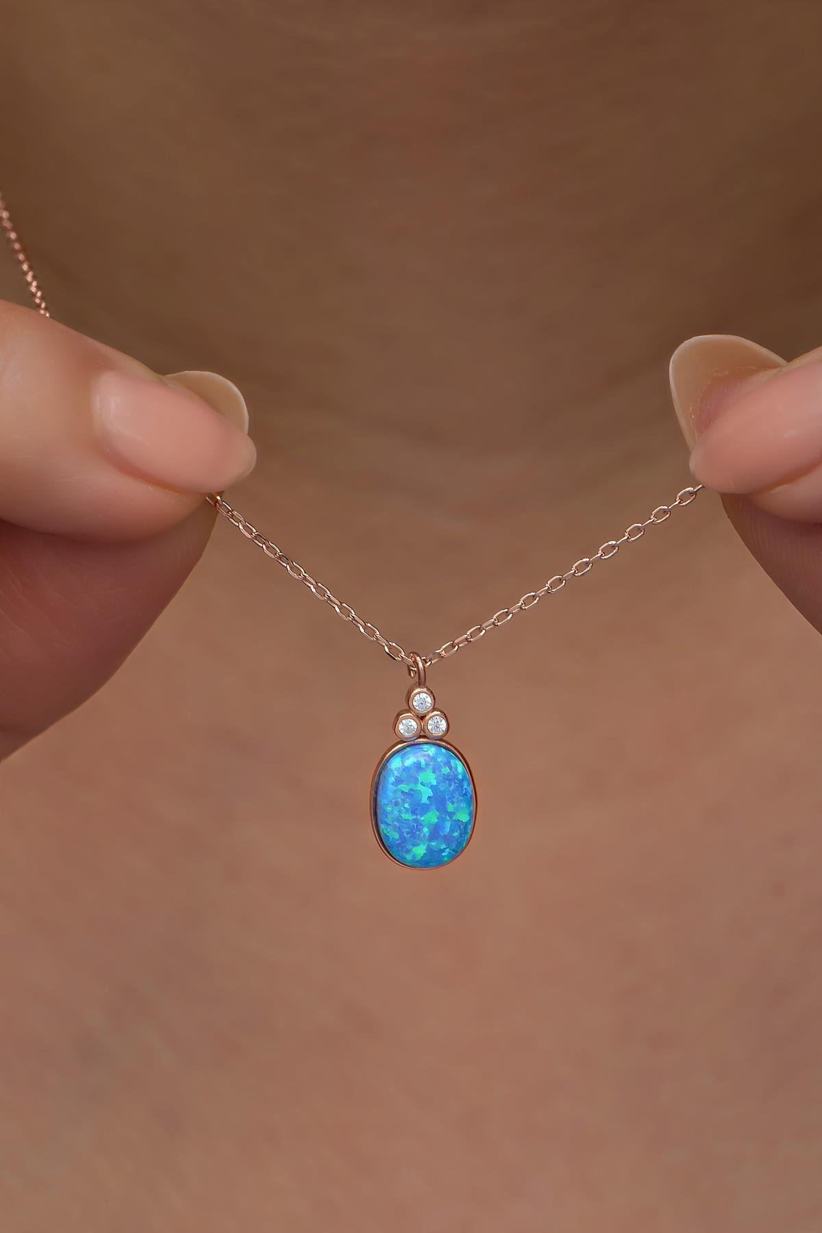 925 Ayar Gümüş Rose Kaplama Oval Mavi Opal Taşlı  Kolye