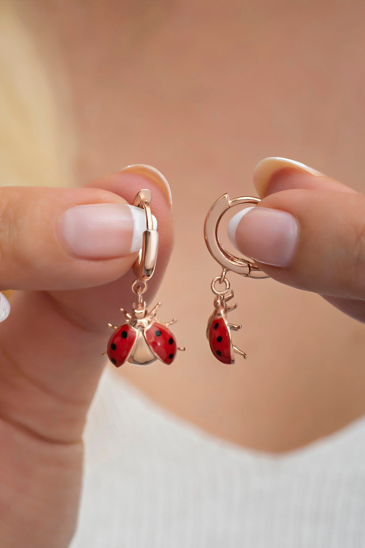 925 Ayar Gümüş Rose Mineli Uğur Böceği Küpe