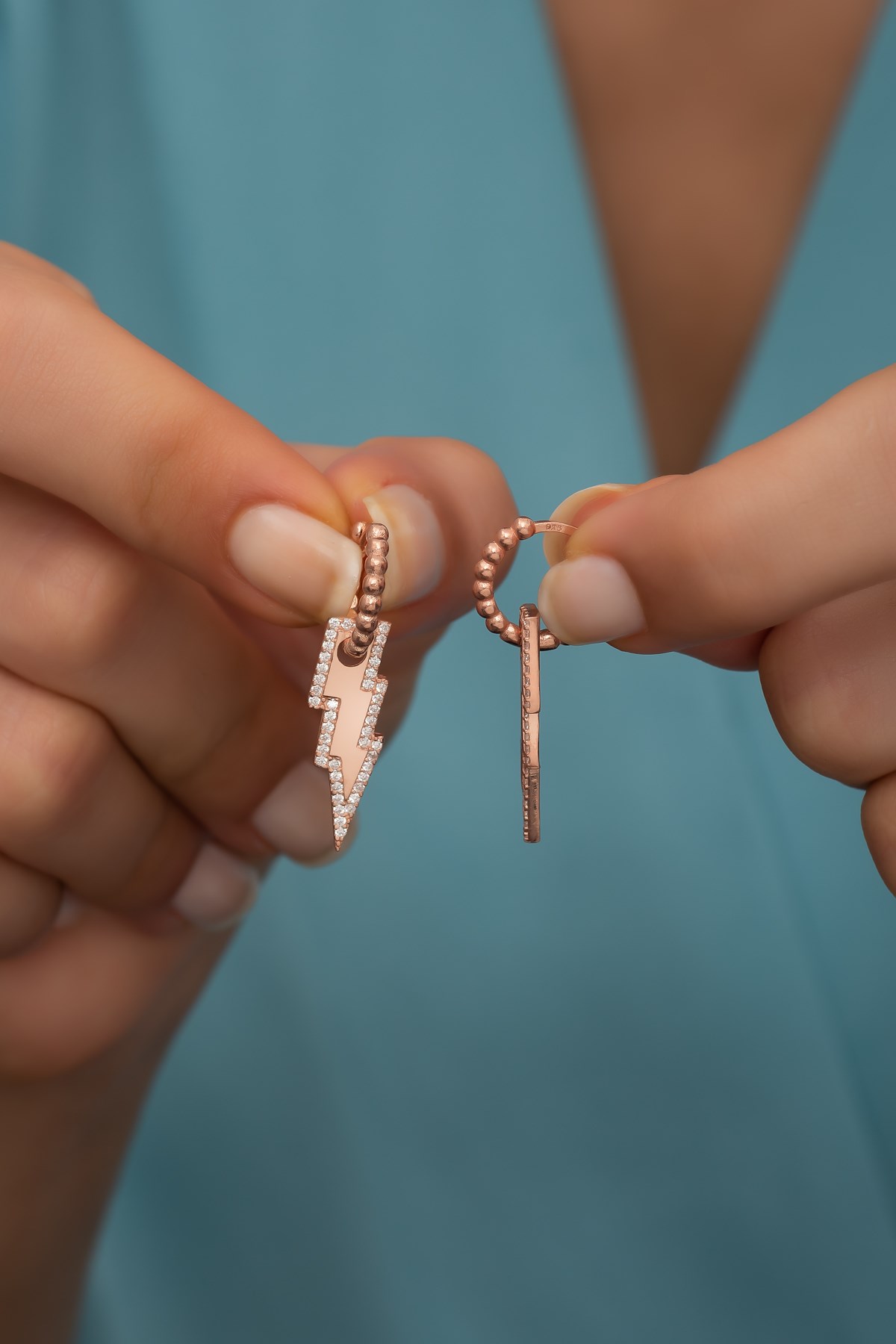 925 Ayar Gümüş Rose Şimşek Model Küpe