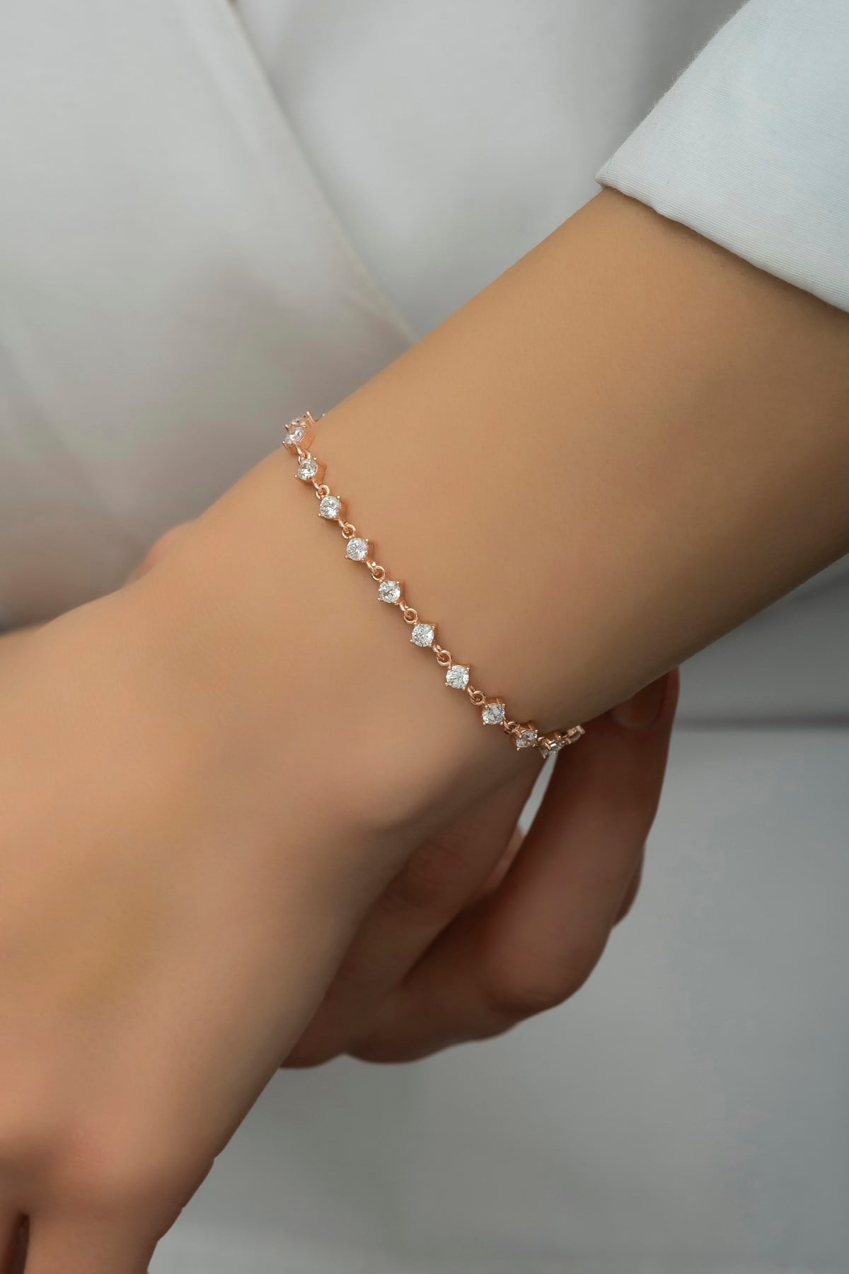 925 Ayar Gümüş Rose Sıralı 3 mm Beyaz Taşlı Bileklik