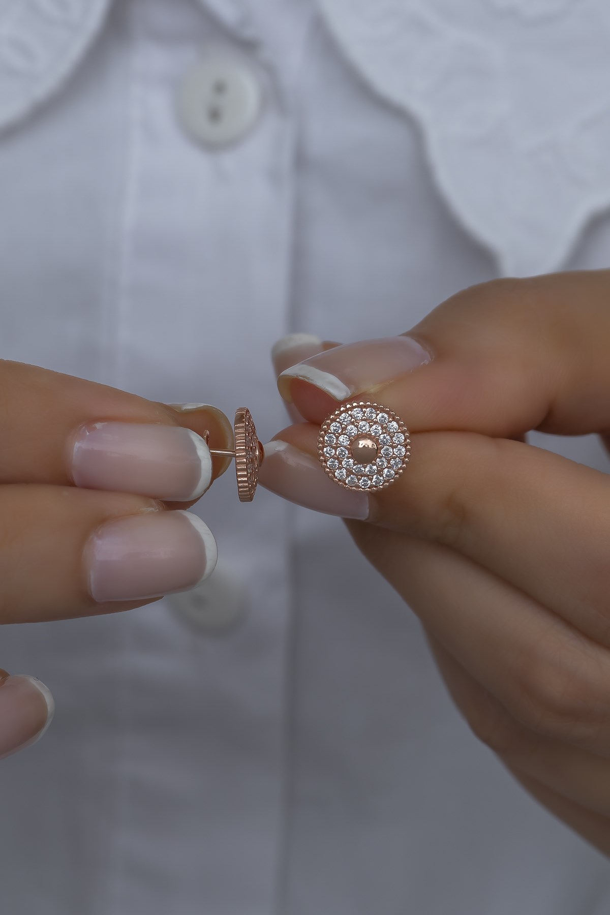 925 Ayar Gümüş Rose Zirkon Taşlı Yuvarlak Küpe