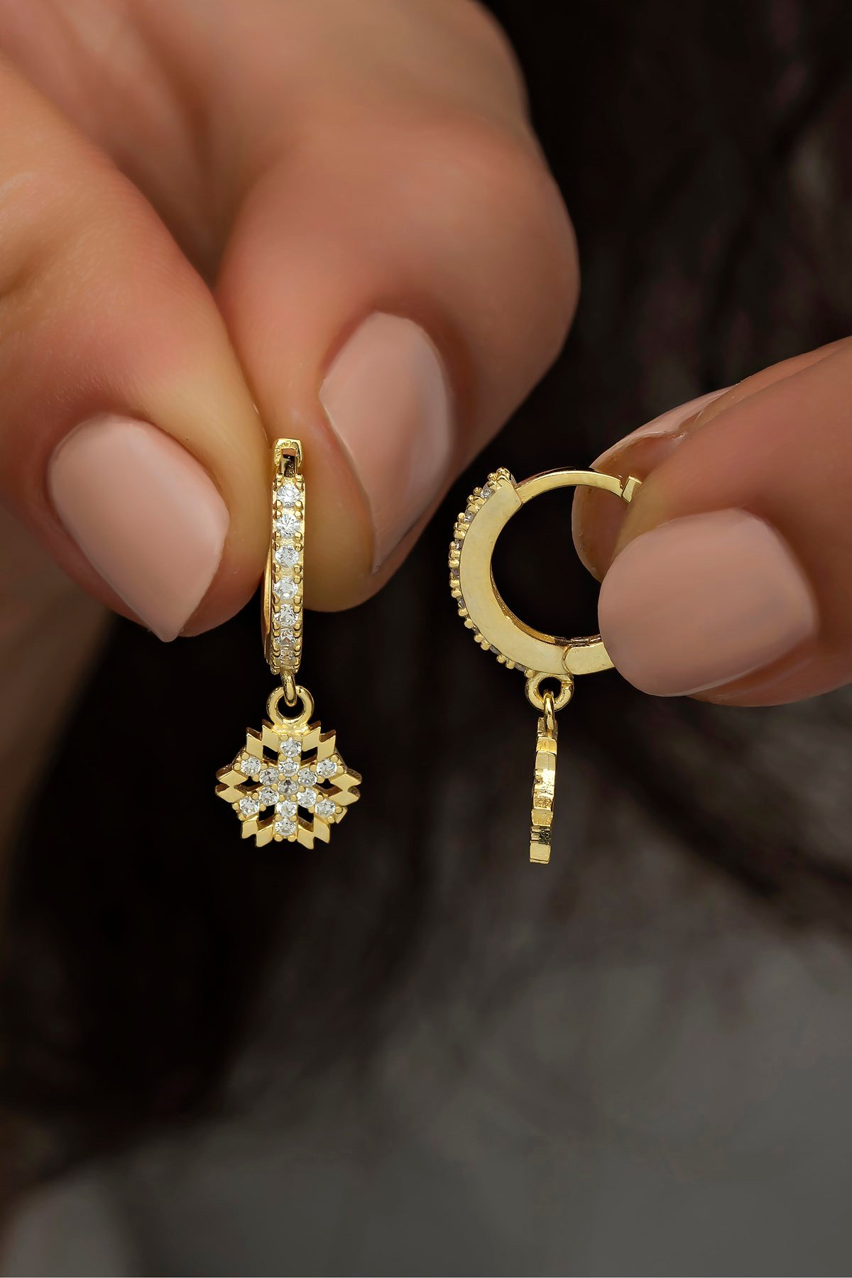 925 Ayar Gümüş Sallantılı Gold Kartanesi Küpe