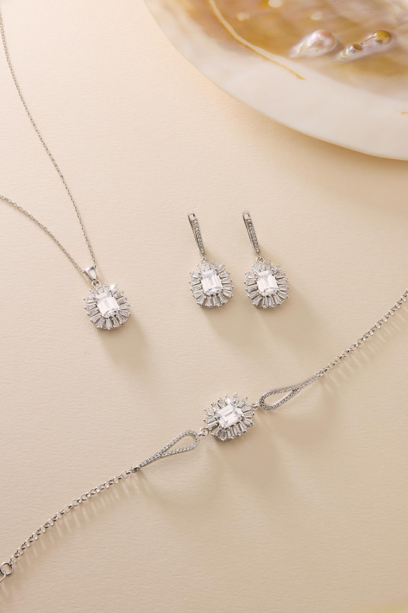 925 Ayar Gümüş Set Rodyum Kaplama Baget Beyaz Taşlı Kolye,Bileklik ve Küpe
