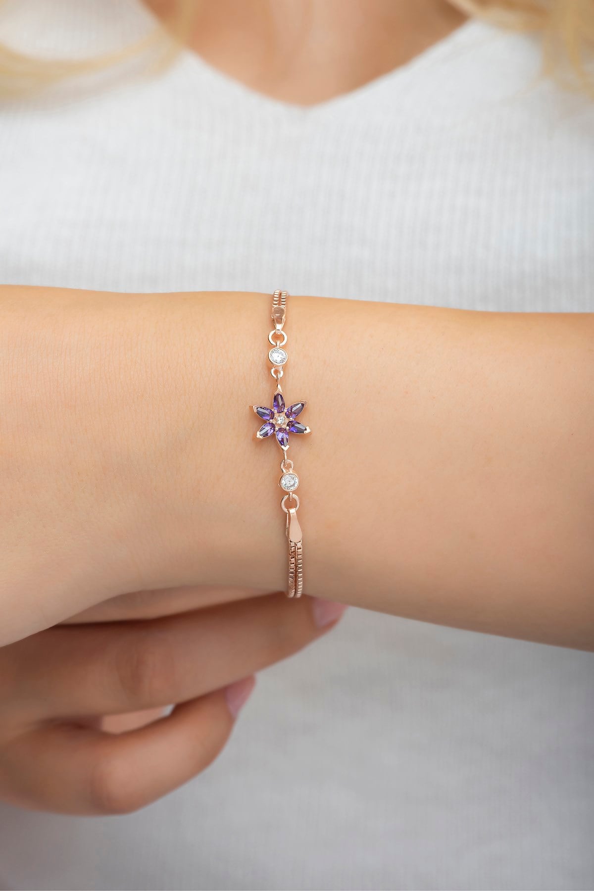 925 Ayar Mor Taşlı Lotus Çiçeği Gümüş Bileklik