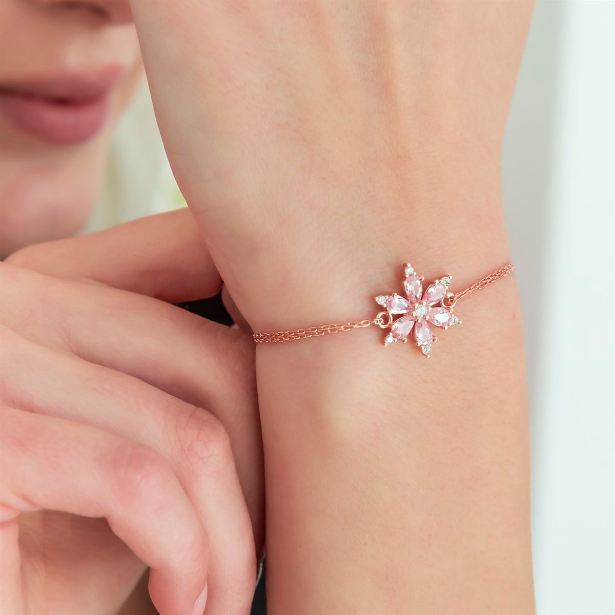 925 Ayar Pembe Taşlı Çiçek Bileklik Kadın Gümüş Bileklik