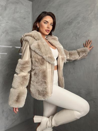 Kapşonlu Bej Kısa Kürk Garnili Deri Kaban