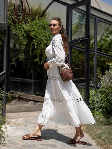 Beyaz Güpür Detay Uzun Elbise 