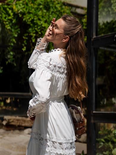 Beyaz Güpür Detay Uzun Elbise 