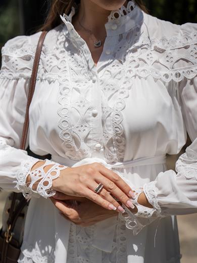 Beyaz Güpür Detay Uzun Elbise 