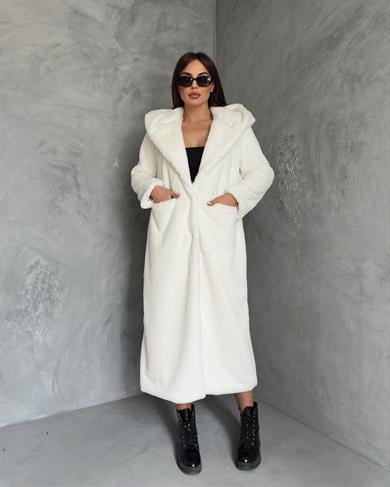 Beyaz Uzun Kürk Kaban