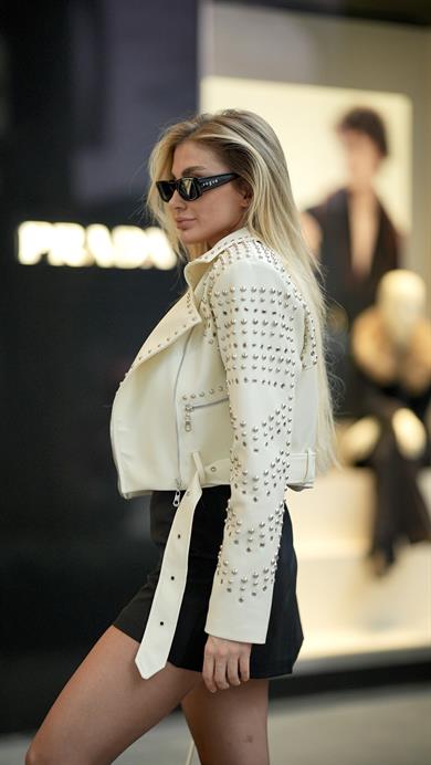 Beyaz Zımbalı Deri Ceket