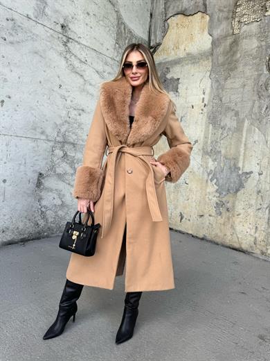 Camel Renk Kollar Ve Yakası Kürk Detaylı Kaşe Kaban 