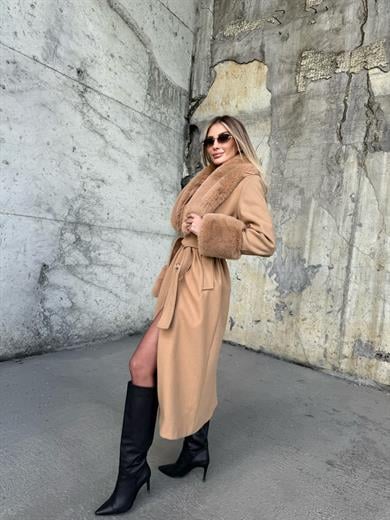 Camel Renk Kollar Ve Yakası Kürk Detaylı Kaşe Kaban 