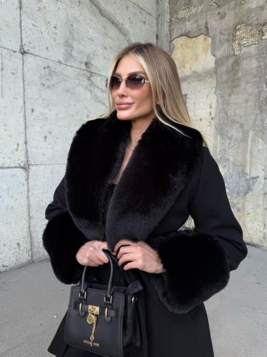 Siyah Kol ve Yaka Kürklü Kaşe Kaban